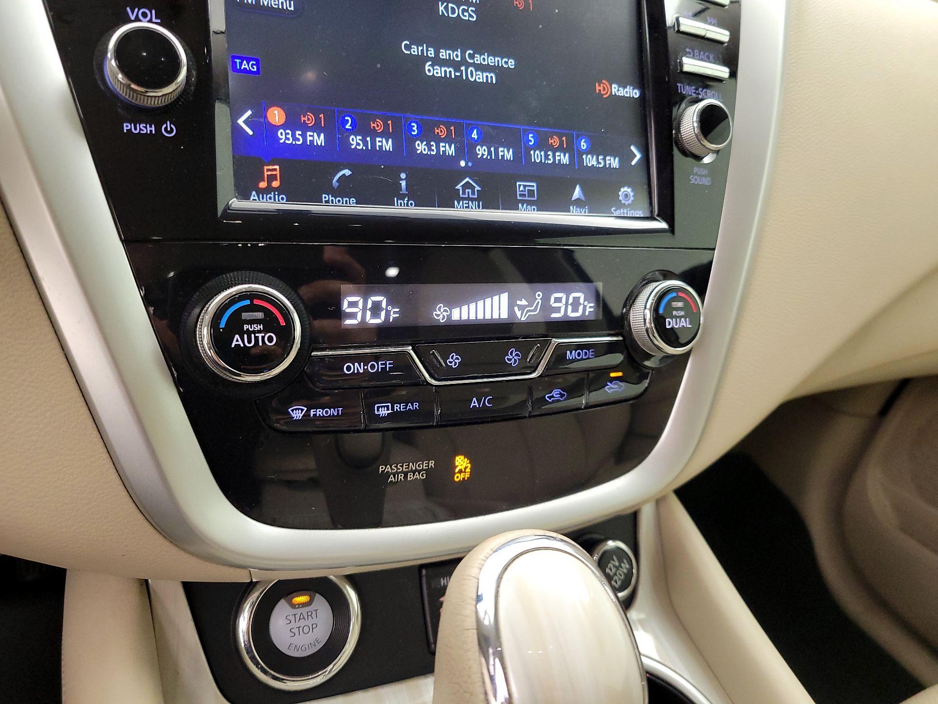 Thumbnail: 2015 Nissan Murano - 17