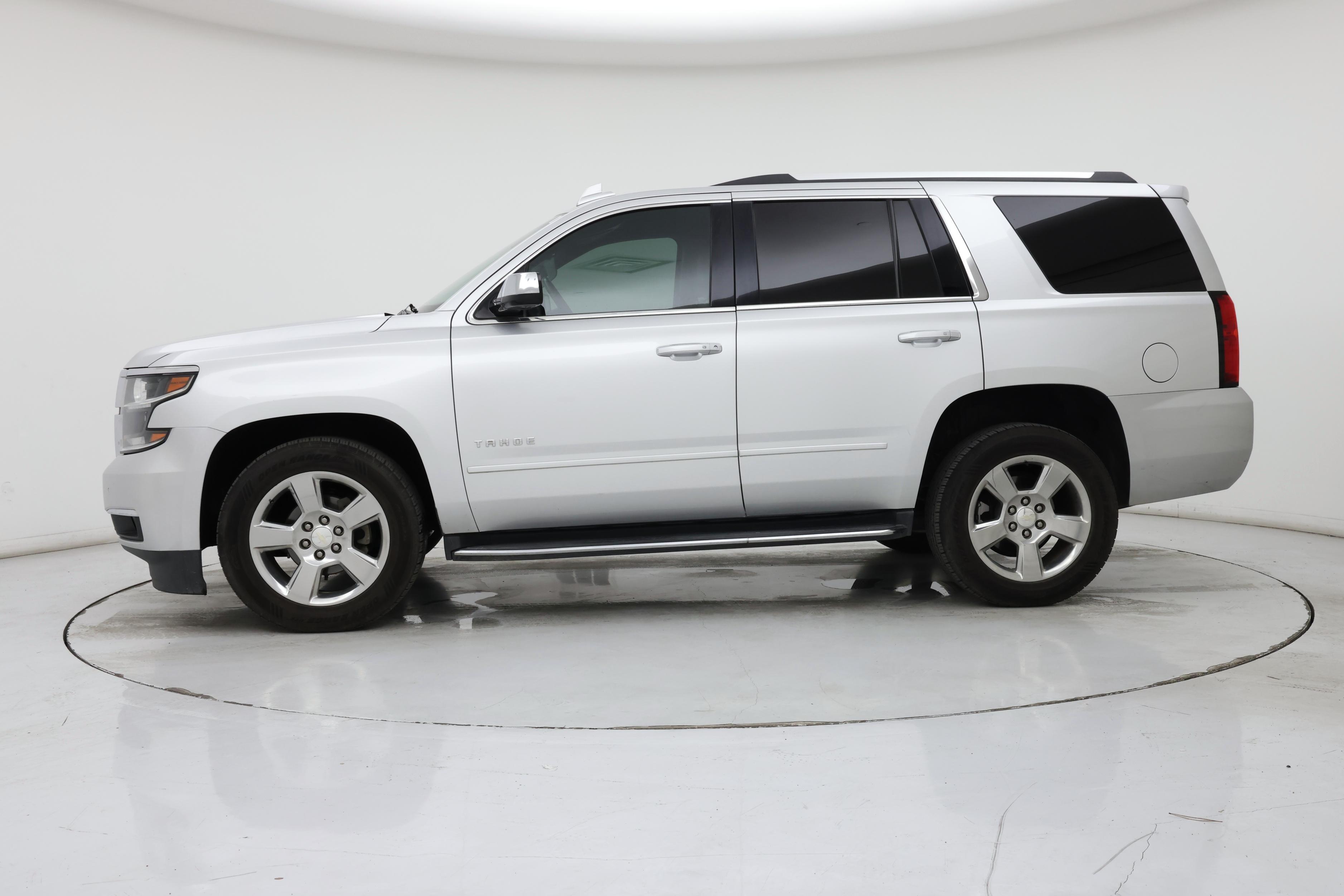 Thumbnail: 2019 Chevrolet Tahoe - 3