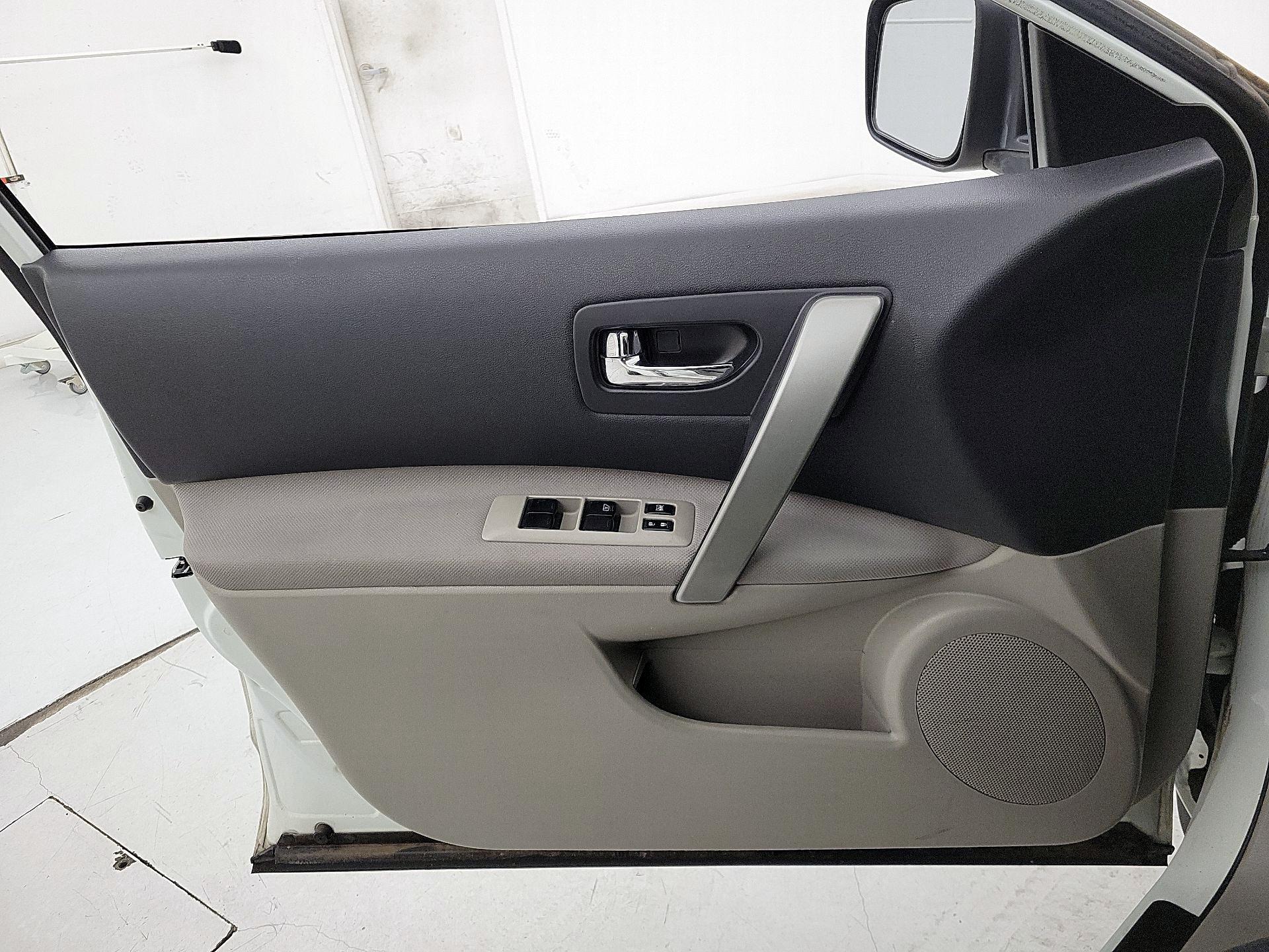 Thumbnail: 2014 Nissan Rogue - 12