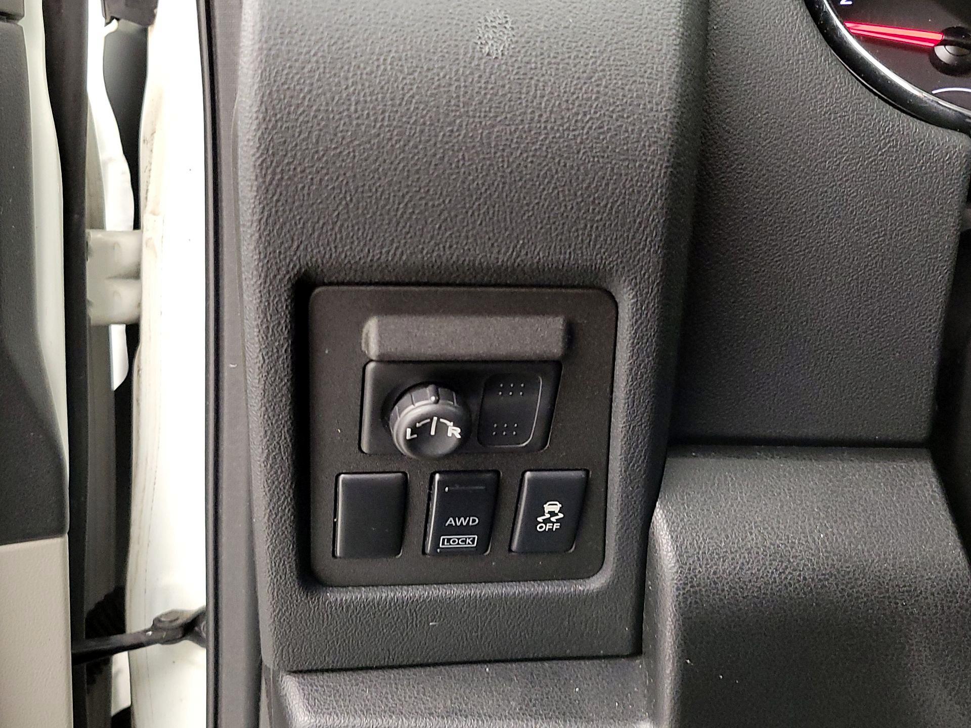 Thumbnail: 2014 Nissan Rogue - 13