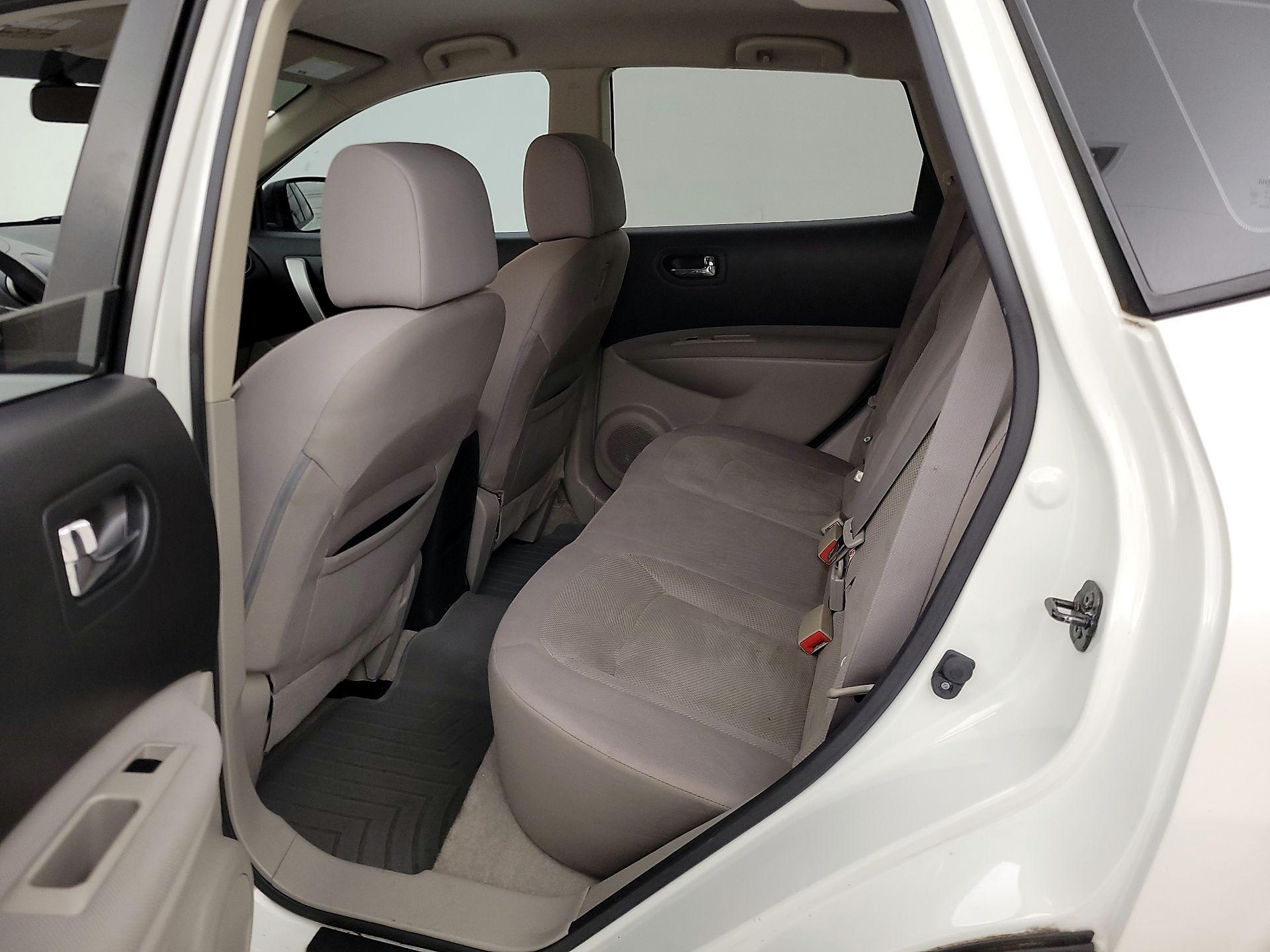 Thumbnail: 2014 Nissan Rogue - 18