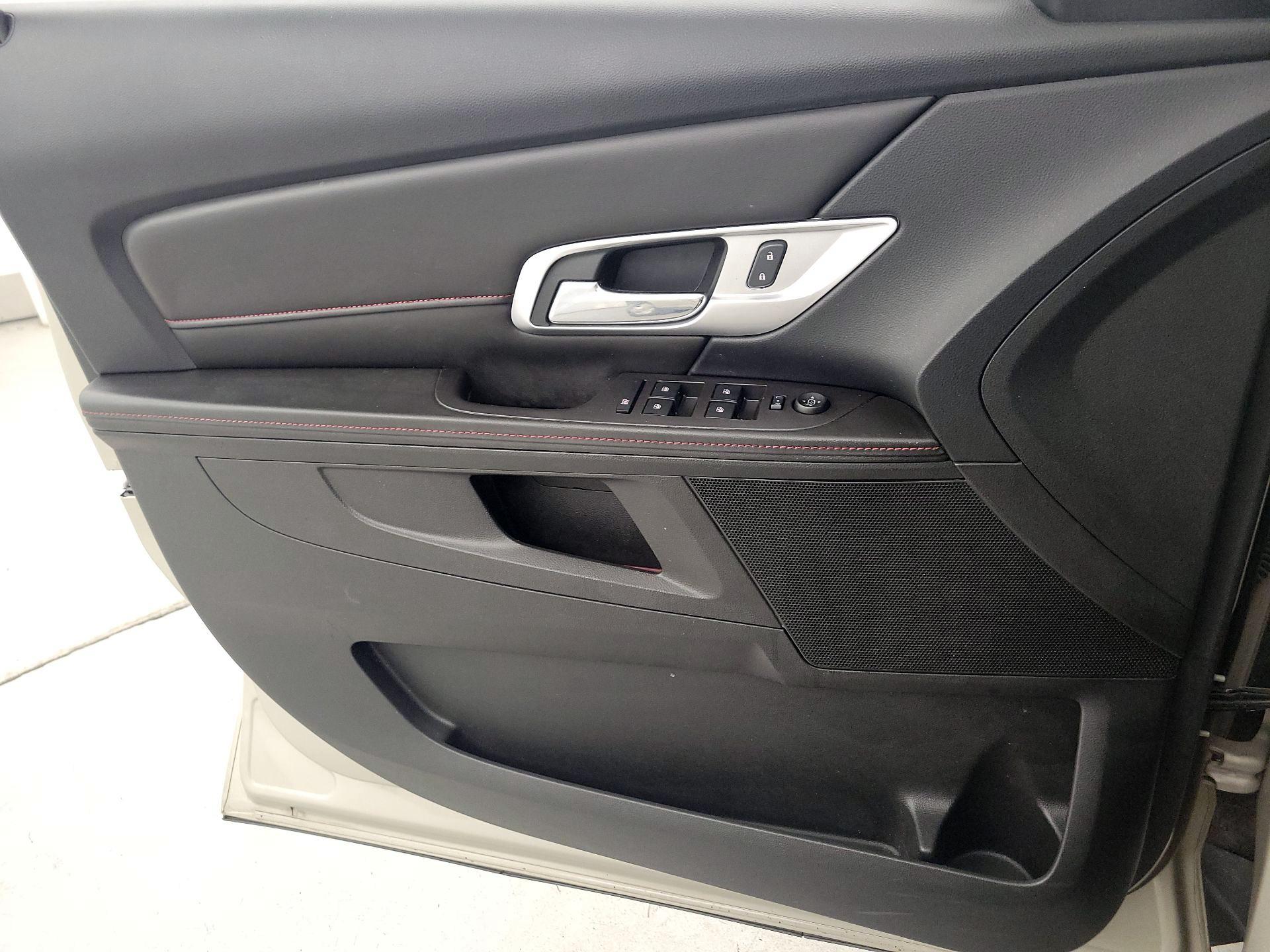 Thumbnail: 2015 GMC Terrain - 12