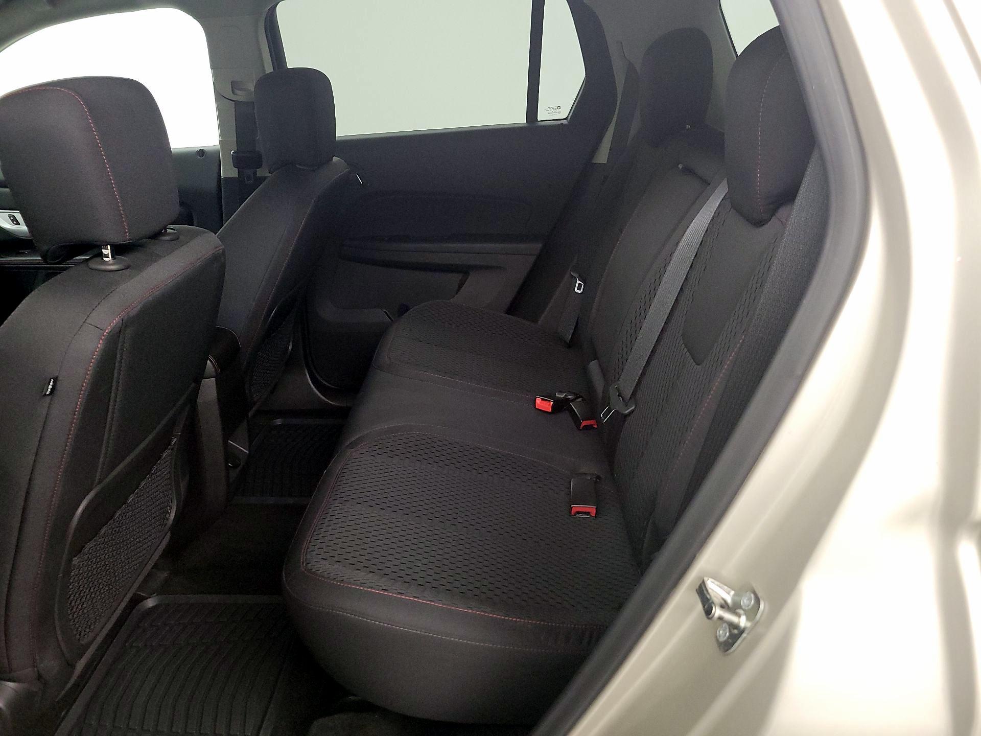 Thumbnail: 2015 GMC Terrain - 17