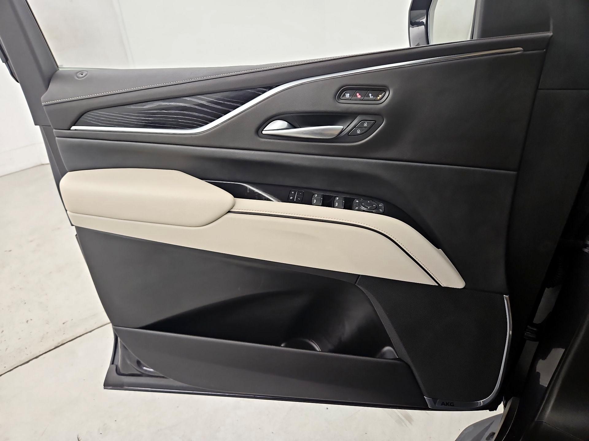 Thumbnail: 2023 Cadillac Escalade - 12