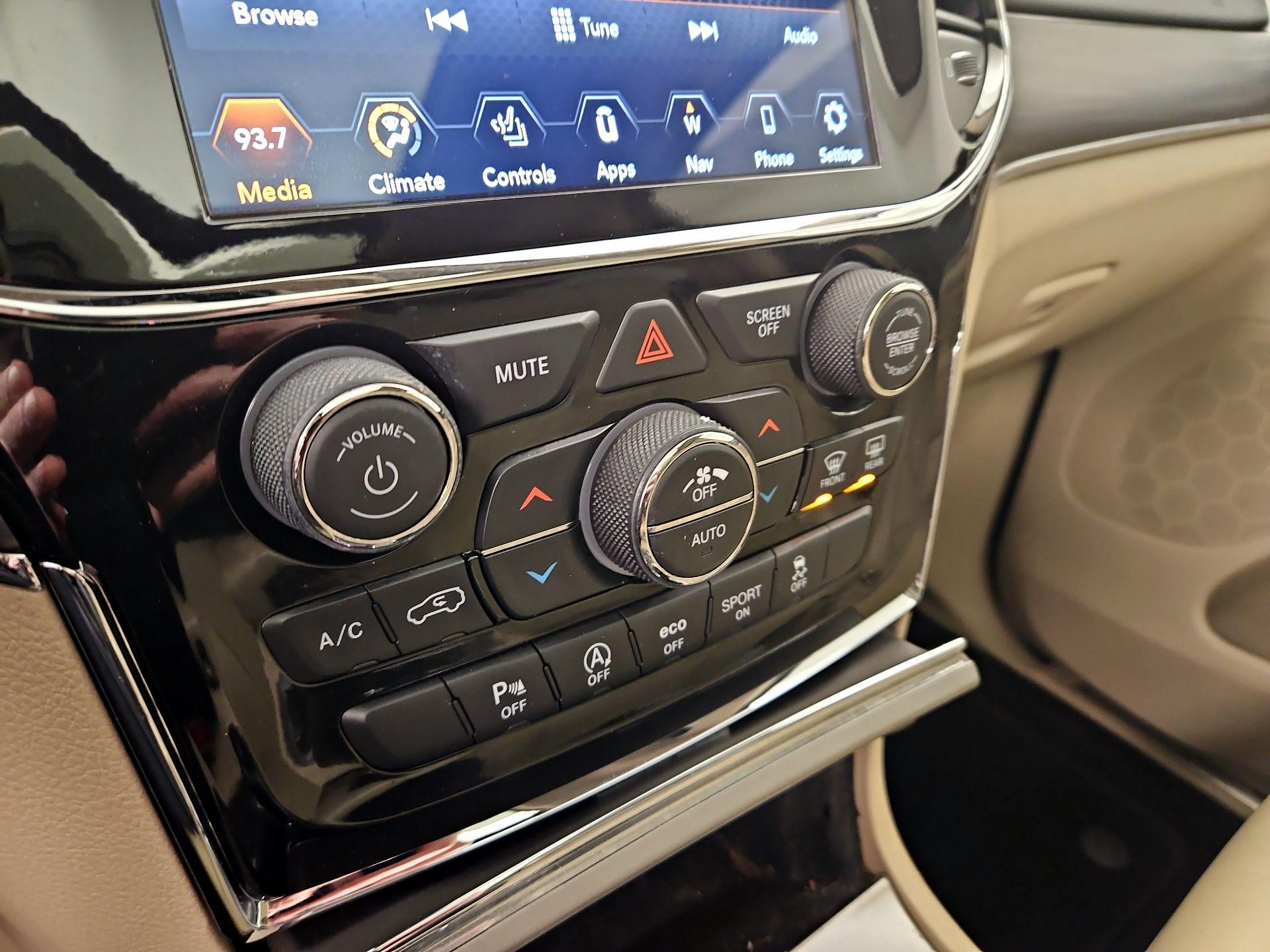 Thumbnail: 2021 Jeep Grand Cherokee - 17