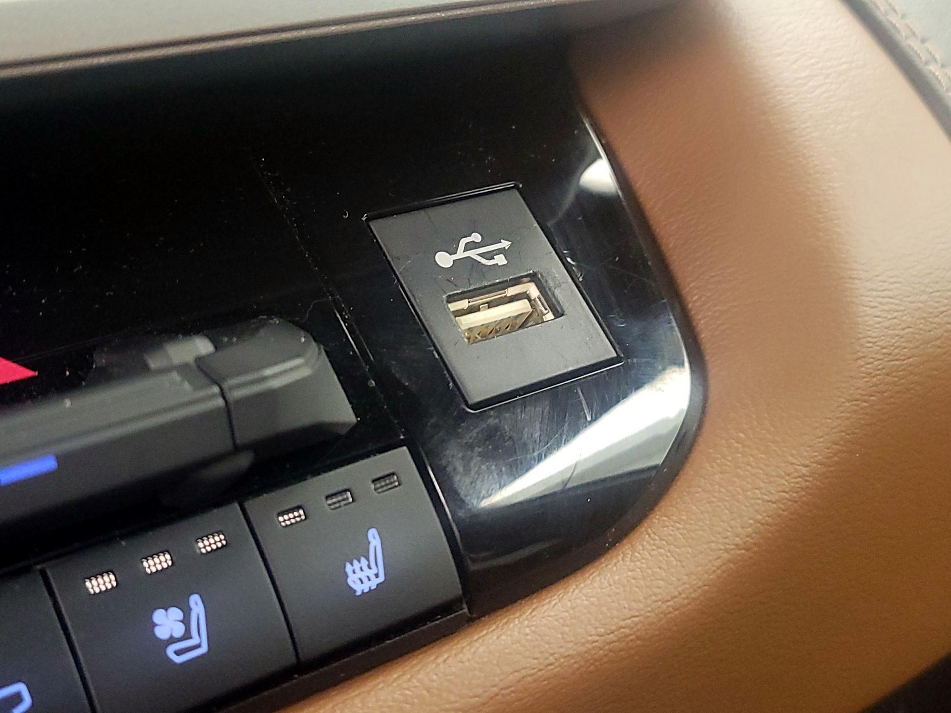 Thumbnail: 2024 Toyota Tundra - 18