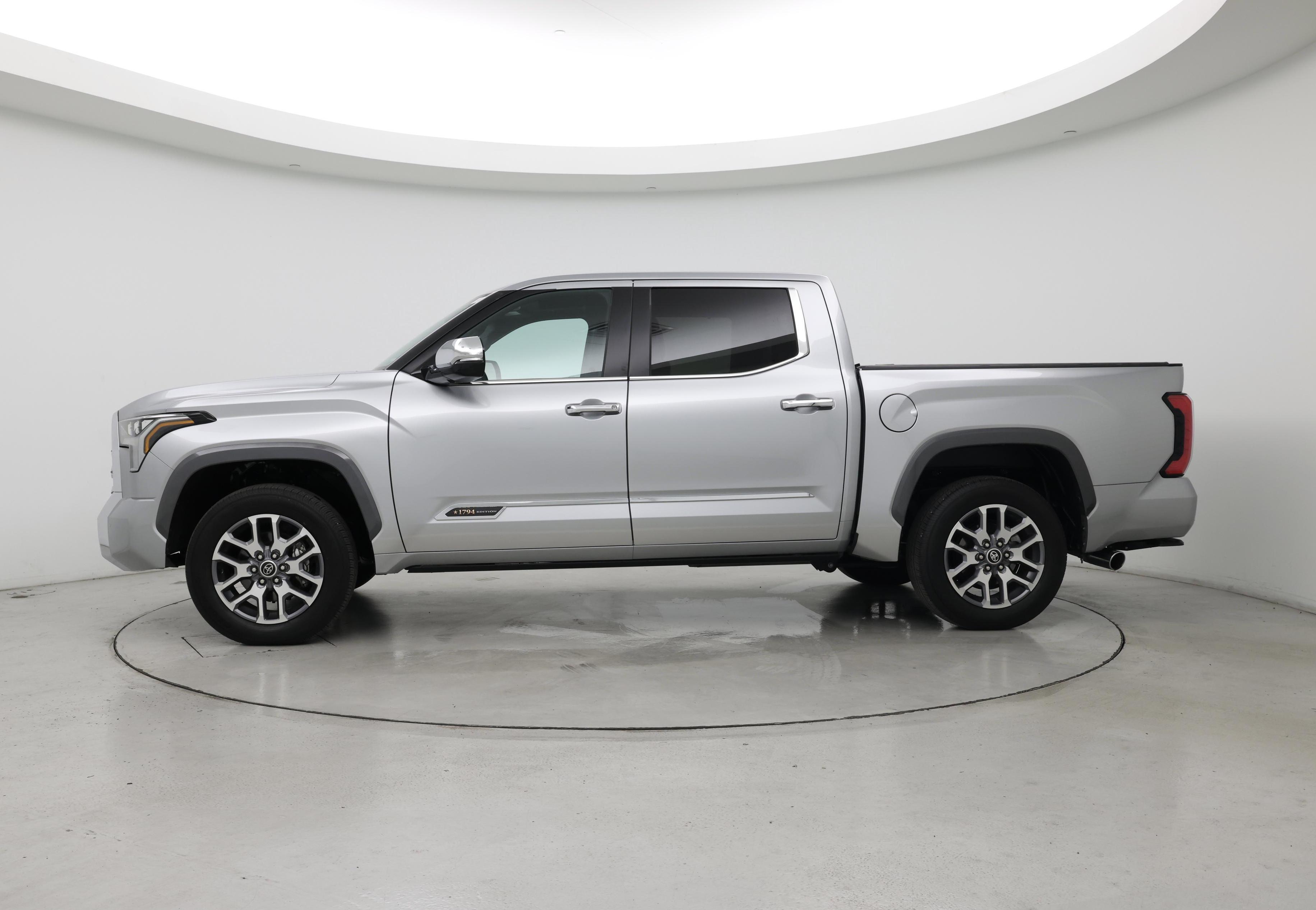 Thumbnail: 2024 Toyota Tundra - 3