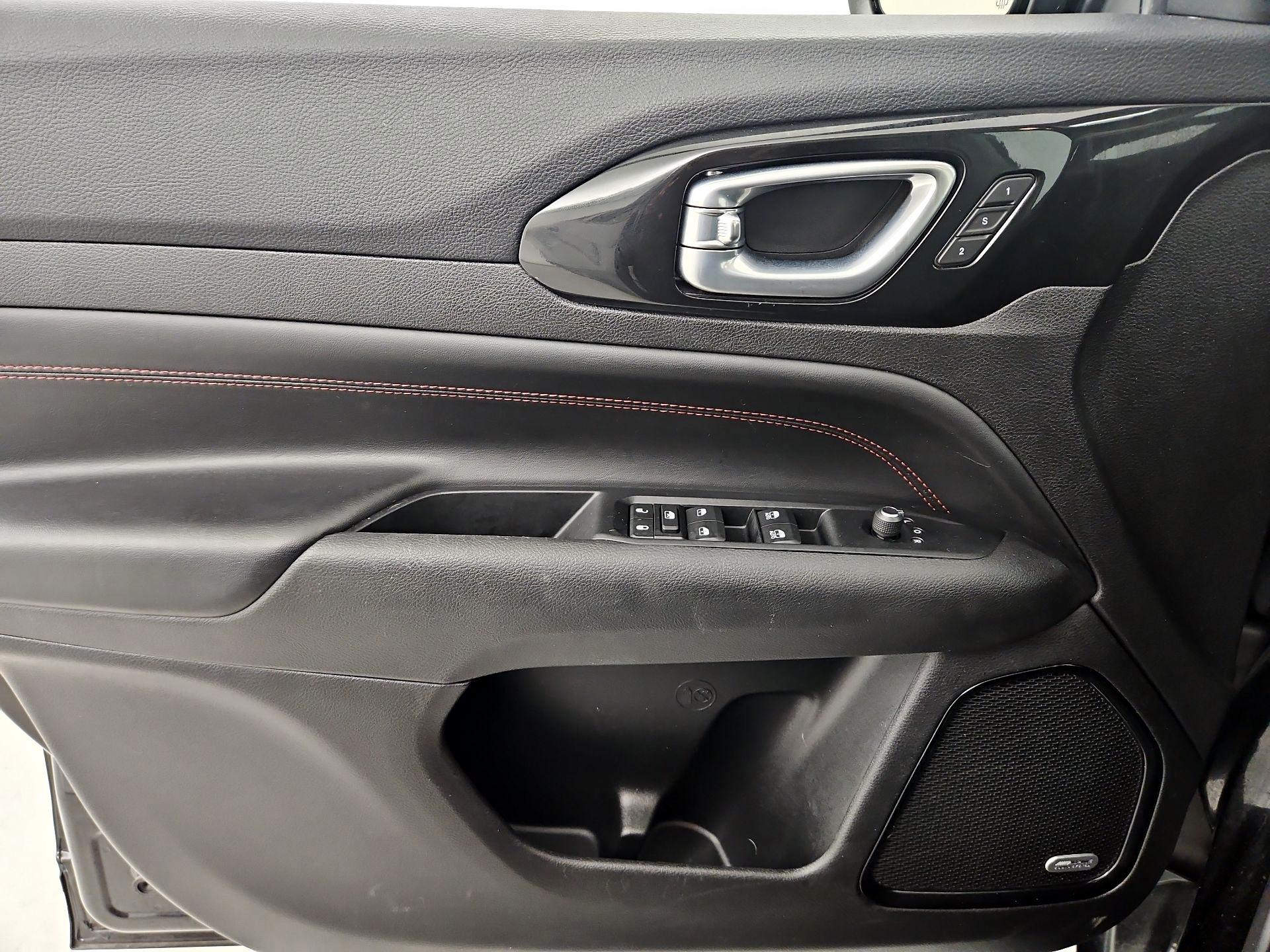 Thumbnail: 2022 Jeep Compass - 12