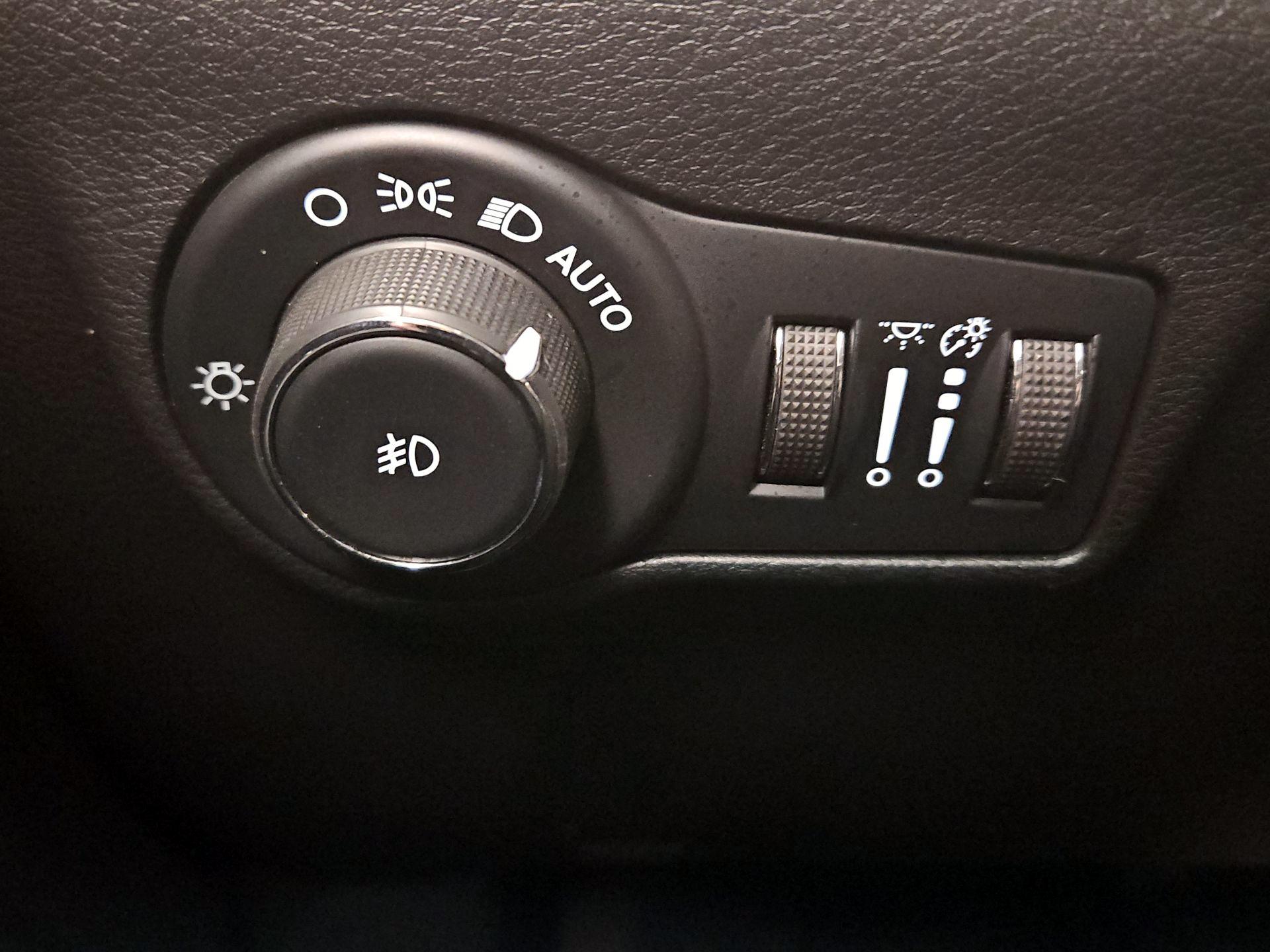 Thumbnail: 2022 Jeep Compass - 13