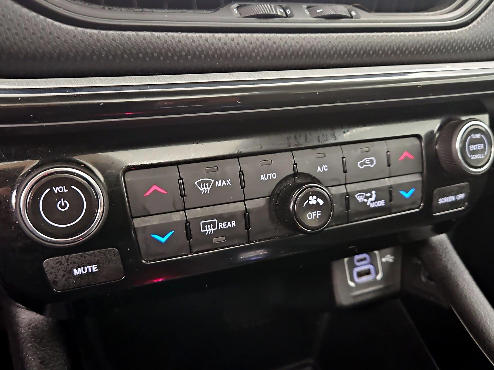 Thumbnail: 2022 Jeep Compass - 17