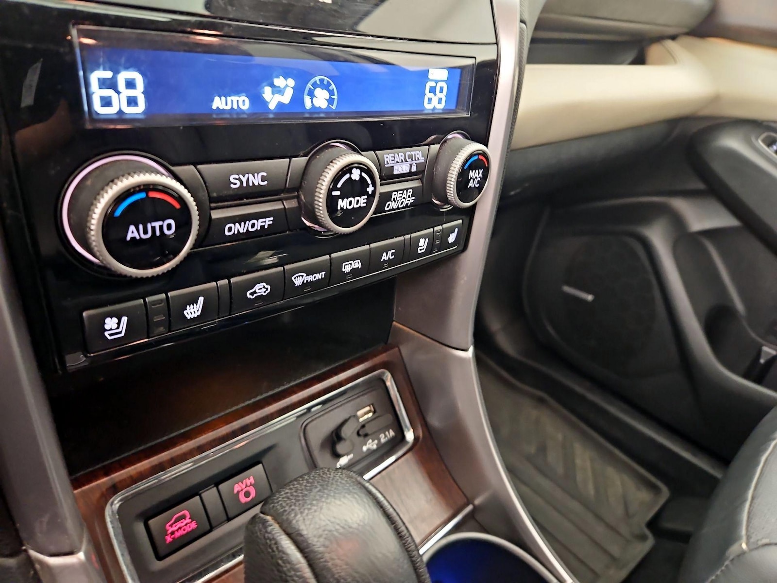 2022 Subaru Ascent Touring - Photo 17