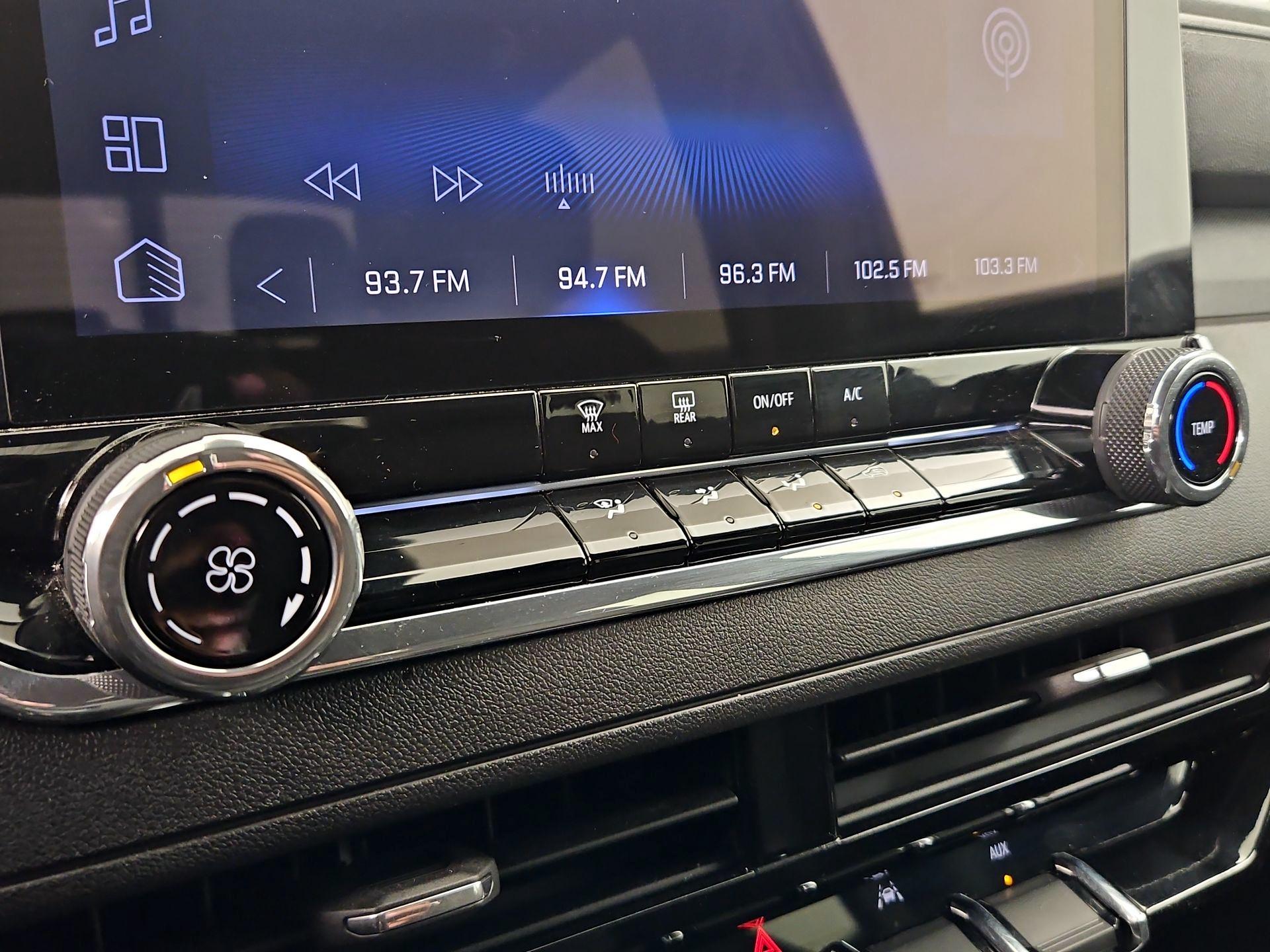 Thumbnail: 2024 Chevrolet Colorado - 17