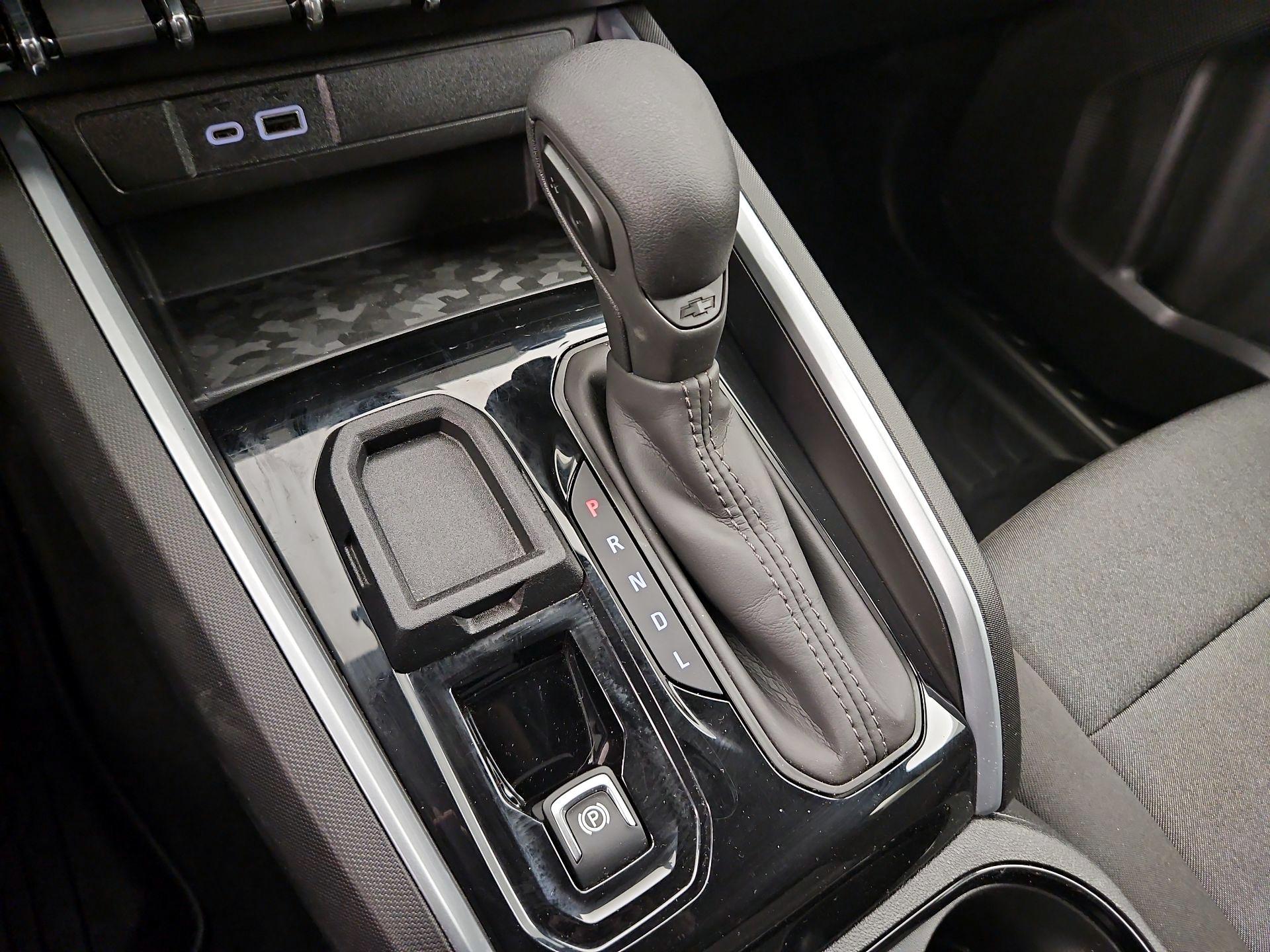 Thumbnail: 2024 Chevrolet Colorado - 18