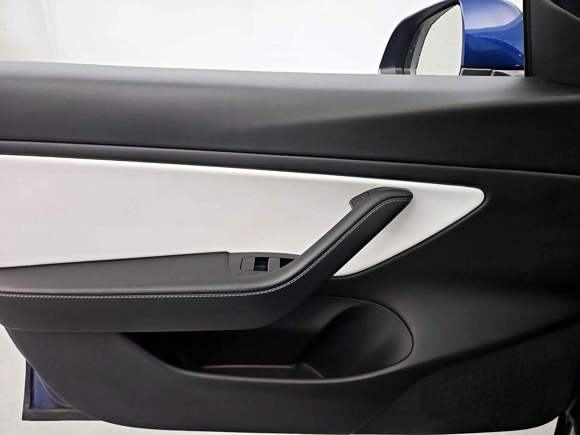 Thumbnail: 2020 Tesla Model 3 - 12