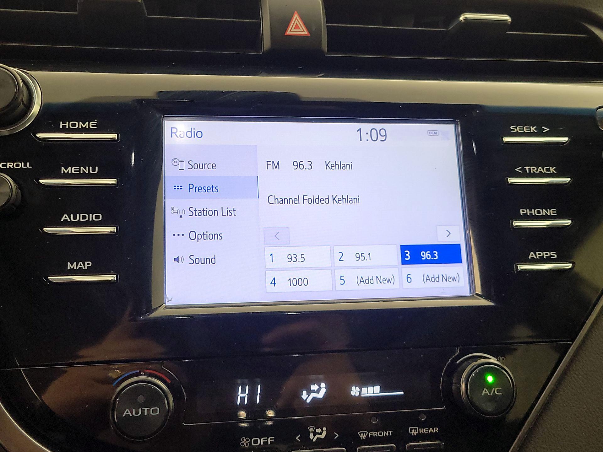 Thumbnail: 2019 Toyota Camry - 15