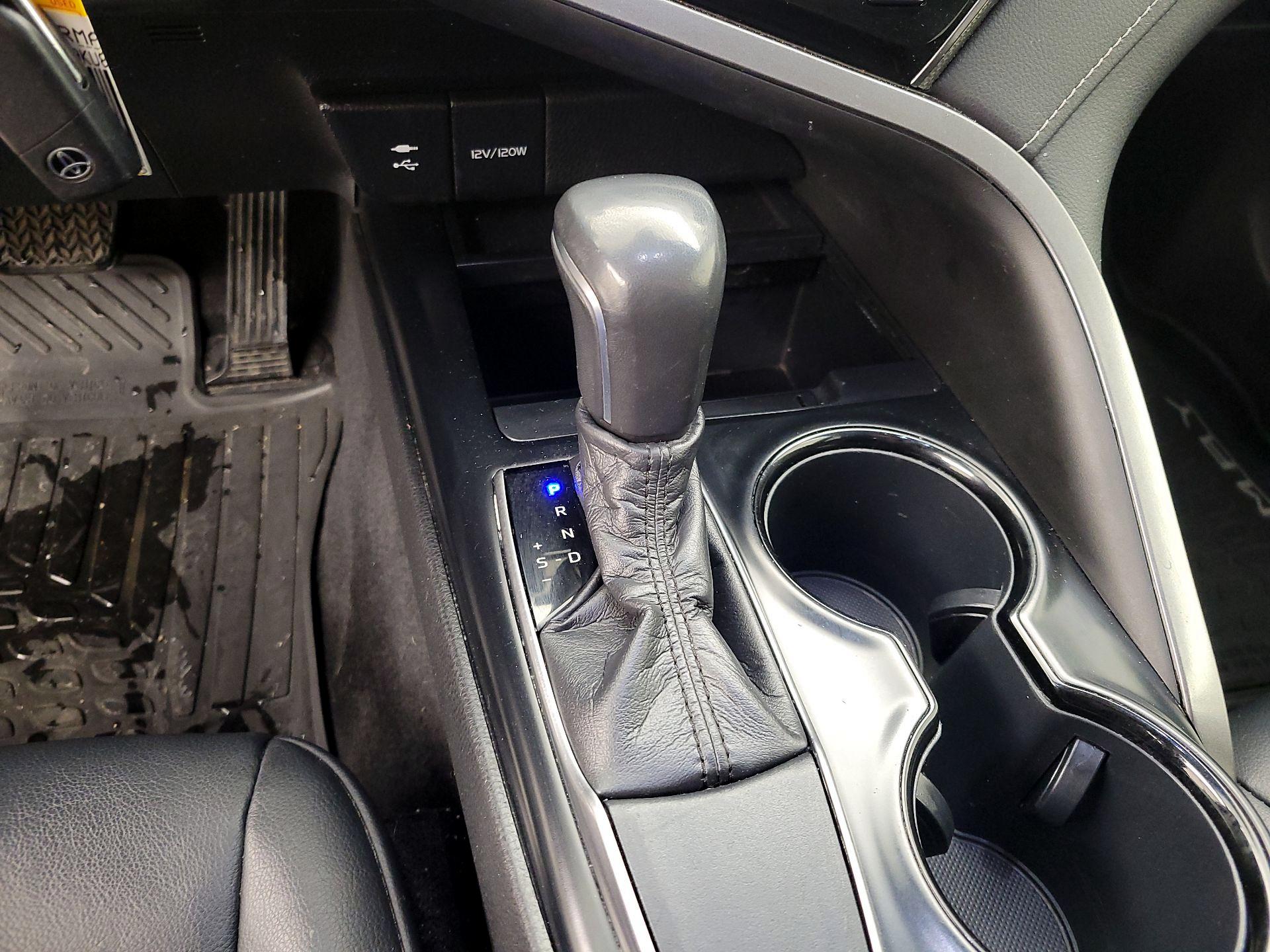 Thumbnail: 2019 Toyota Camry - 17