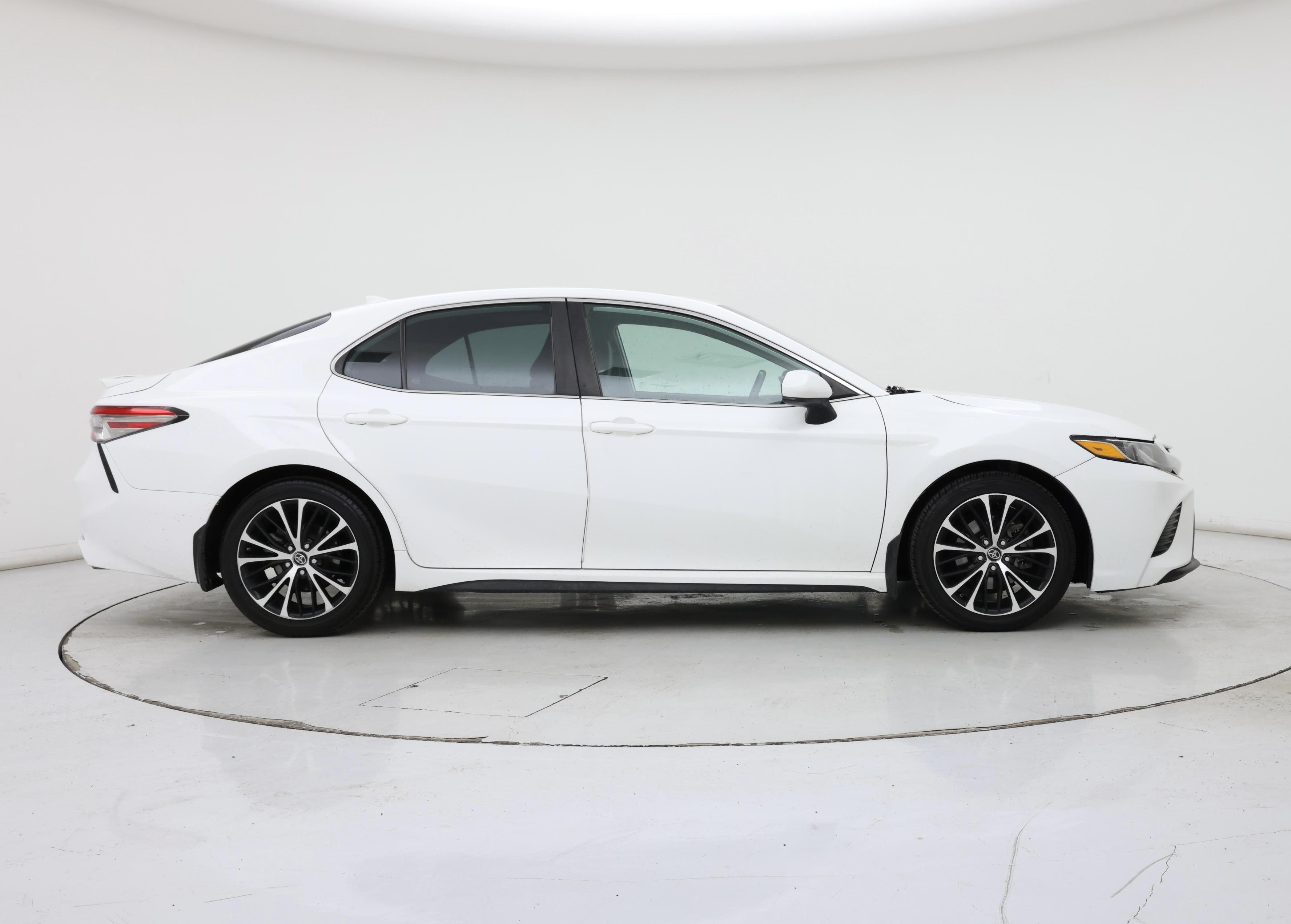 Thumbnail: 2019 Toyota Camry - 7