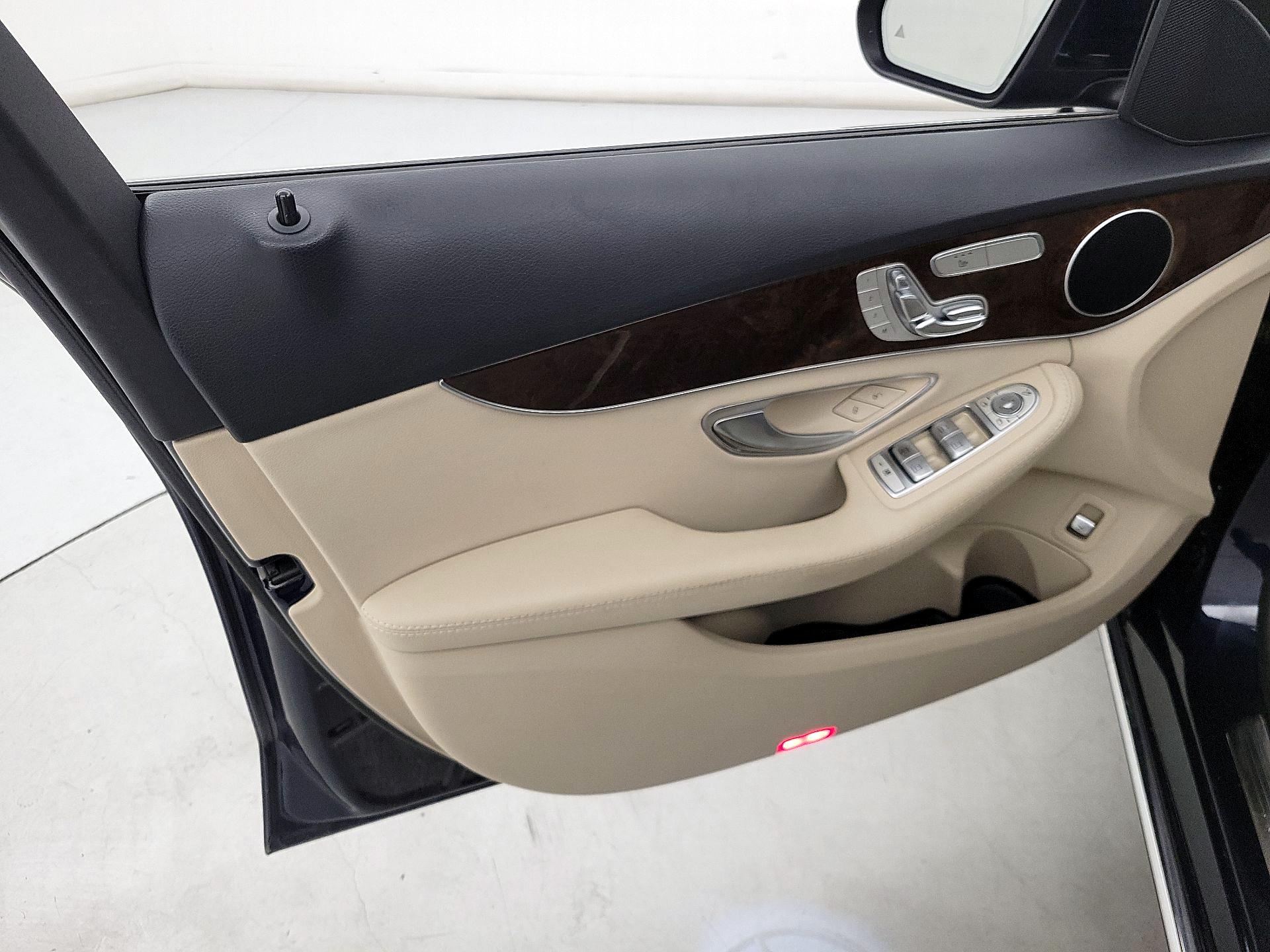 Thumbnail: 2018 Mercedes-Benz C-Class - 12