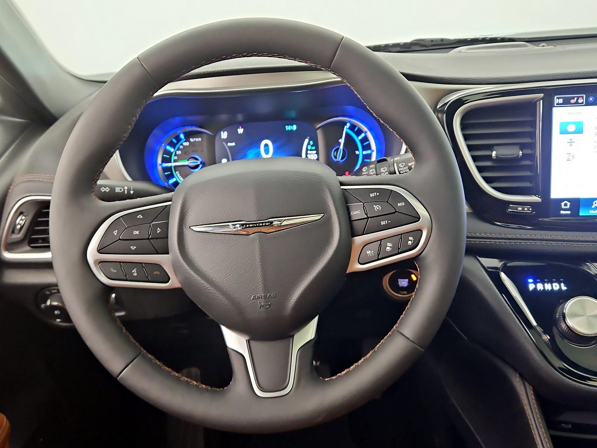 Thumbnail: 2024 Chrysler Pacifica - 10