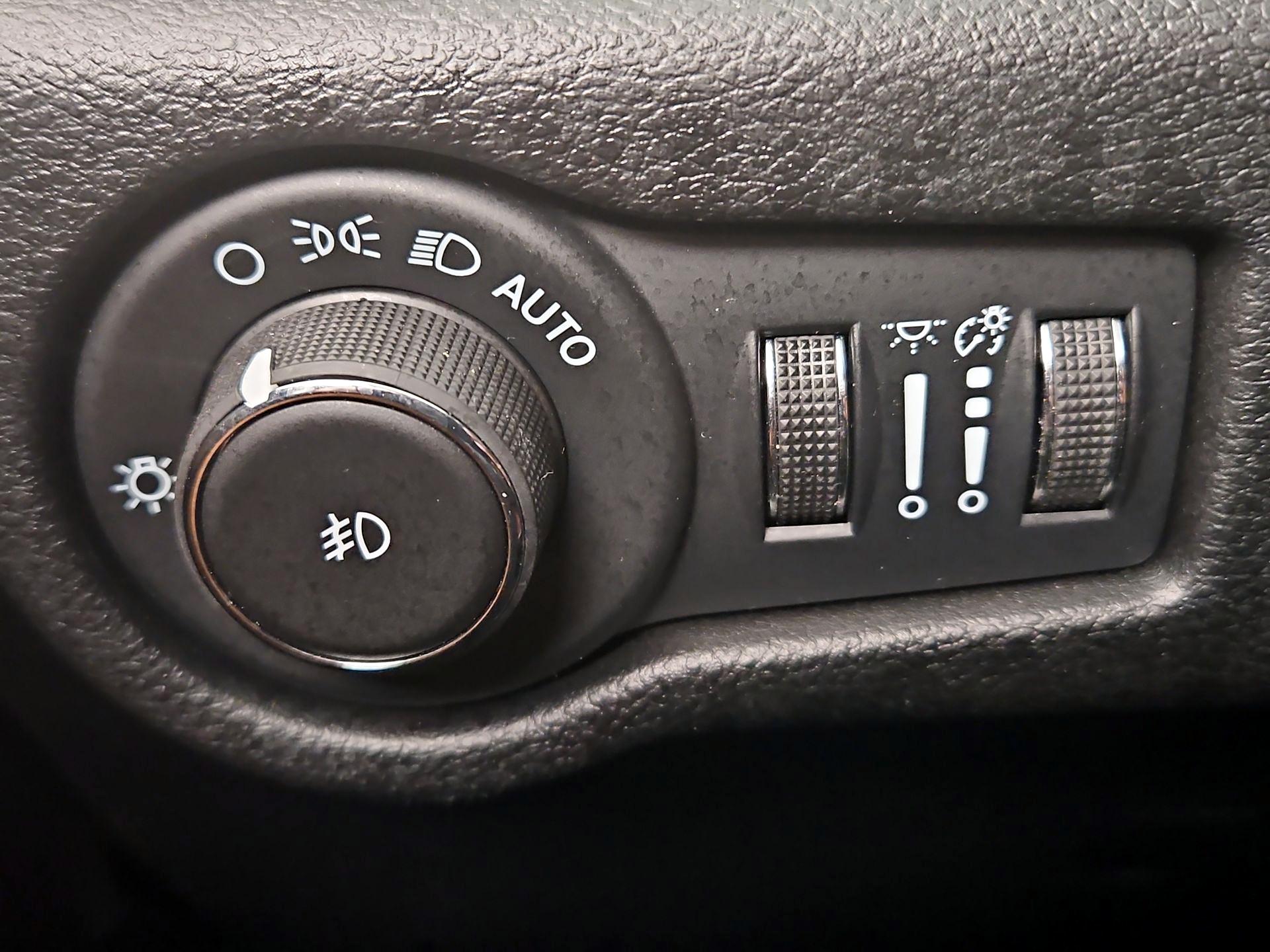 Thumbnail: 2024 Chrysler Pacifica - 13