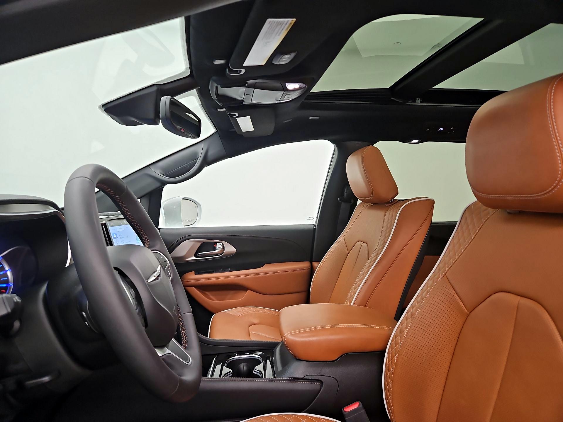 Thumbnail: 2024 Chrysler Pacifica - 20