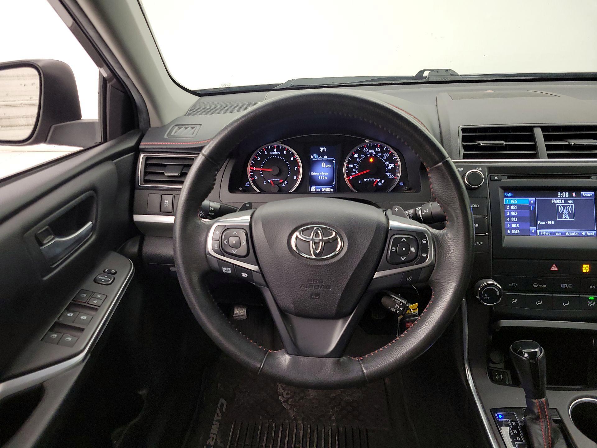 Thumbnail: 2017 Toyota Camry - 10