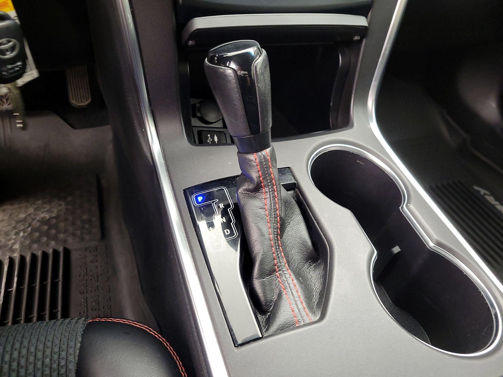 Thumbnail: 2017 Toyota Camry - 17