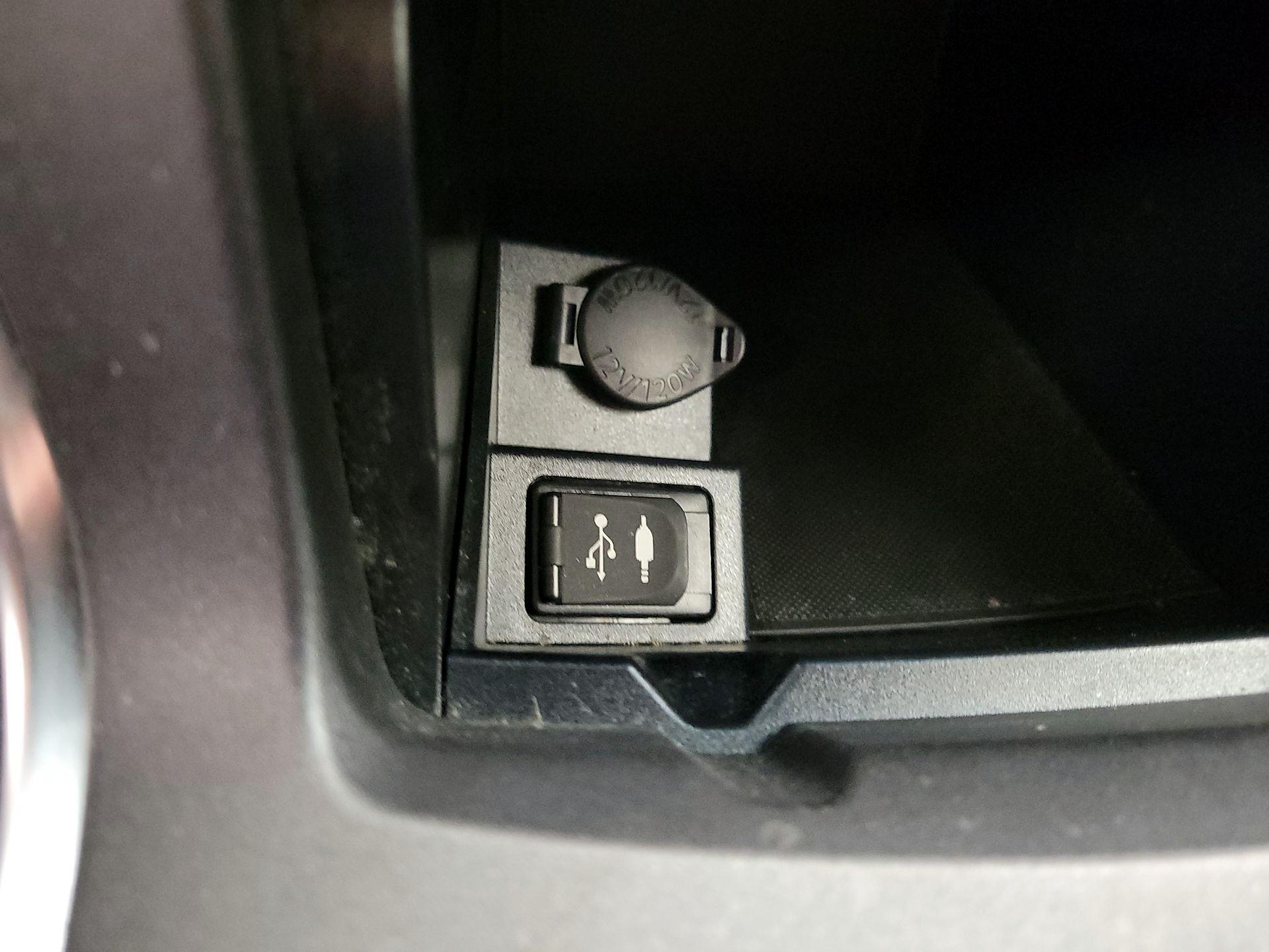 Thumbnail: 2017 Toyota Camry - 18