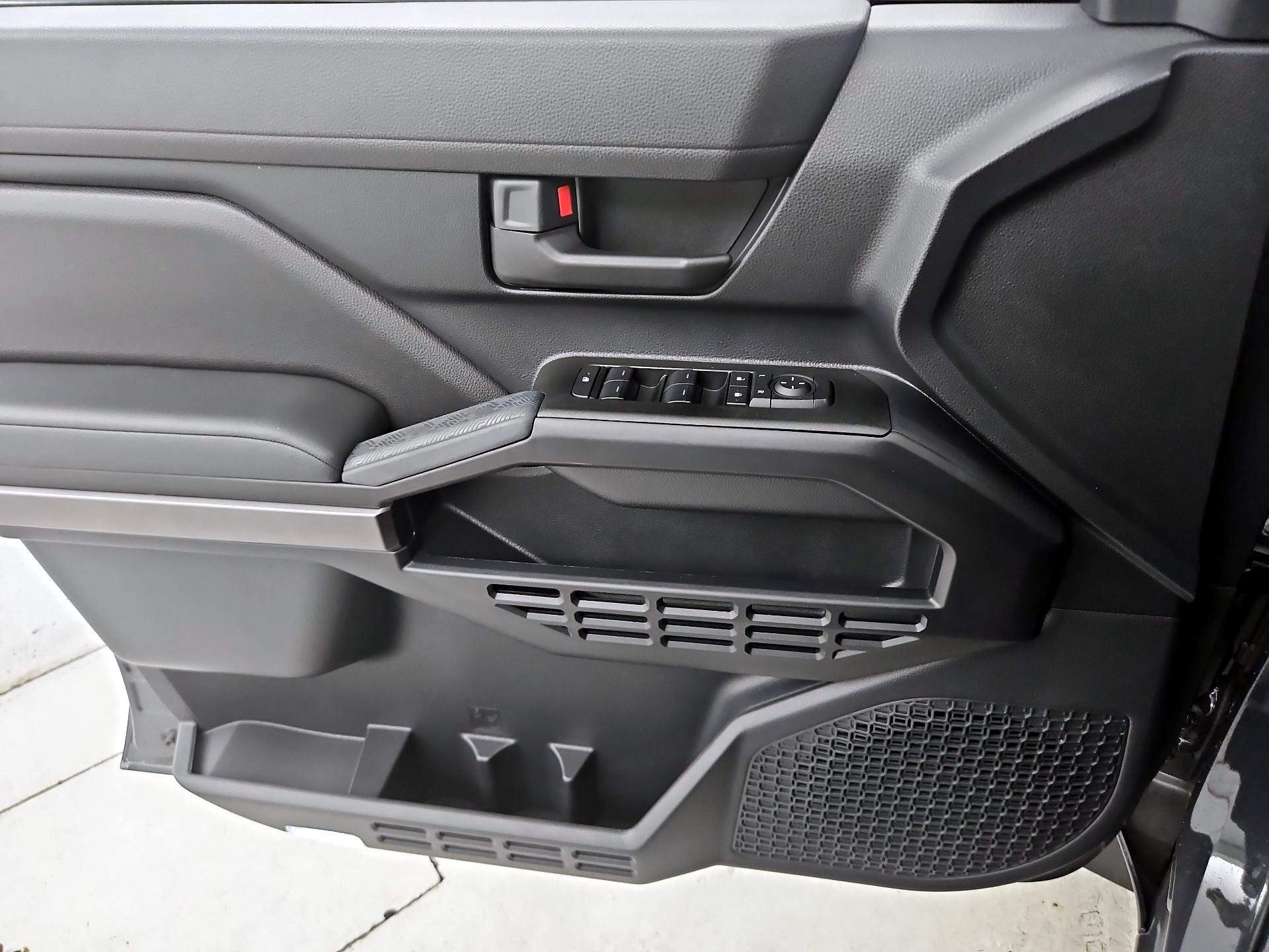 Thumbnail: 2025 Toyota 4Runner - 12