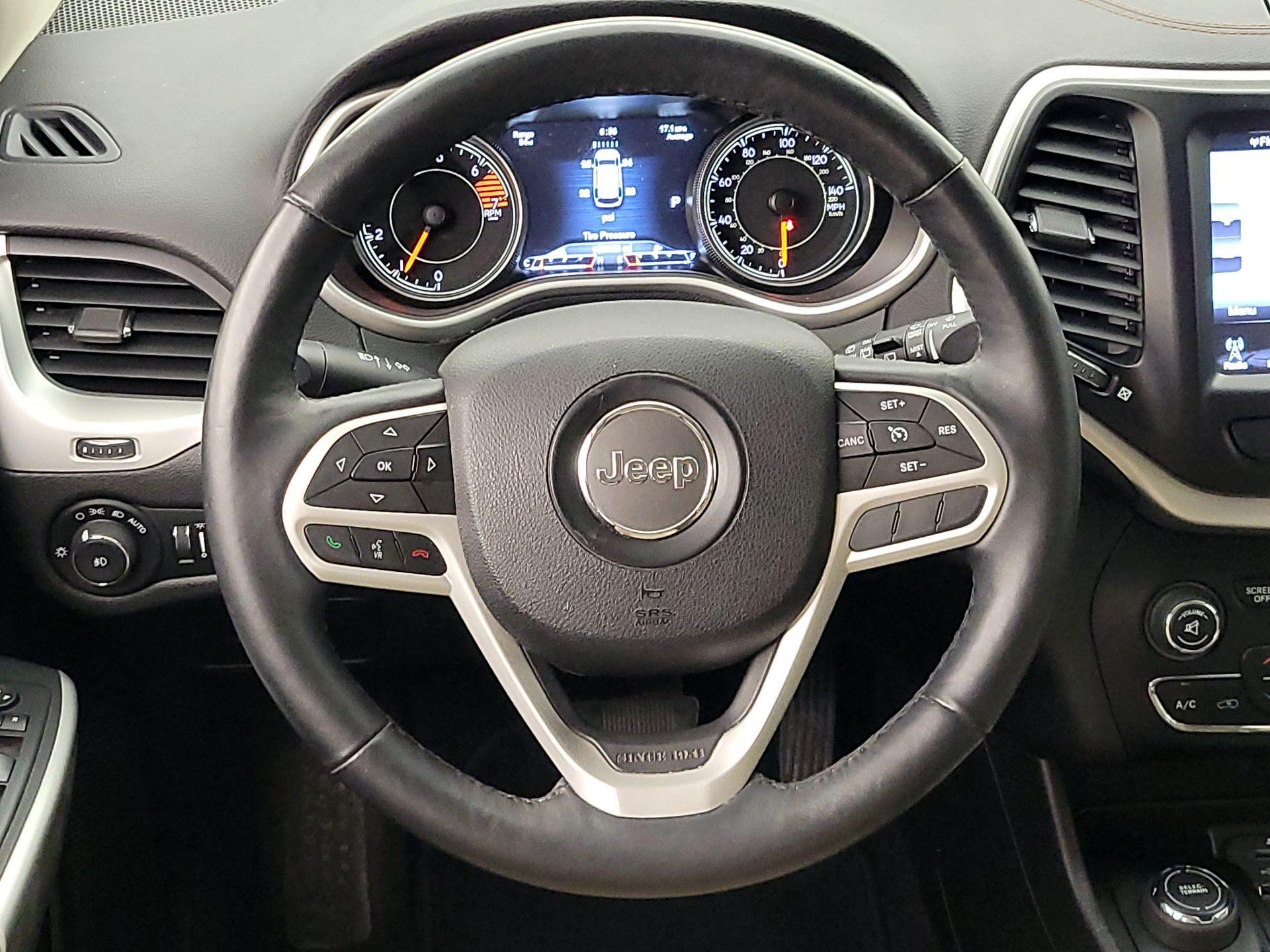 Thumbnail: 2017 Jeep Cherokee - 10