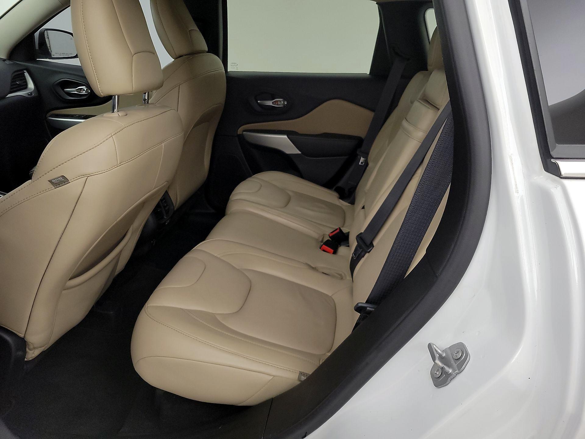 Thumbnail: 2017 Jeep Cherokee - 20