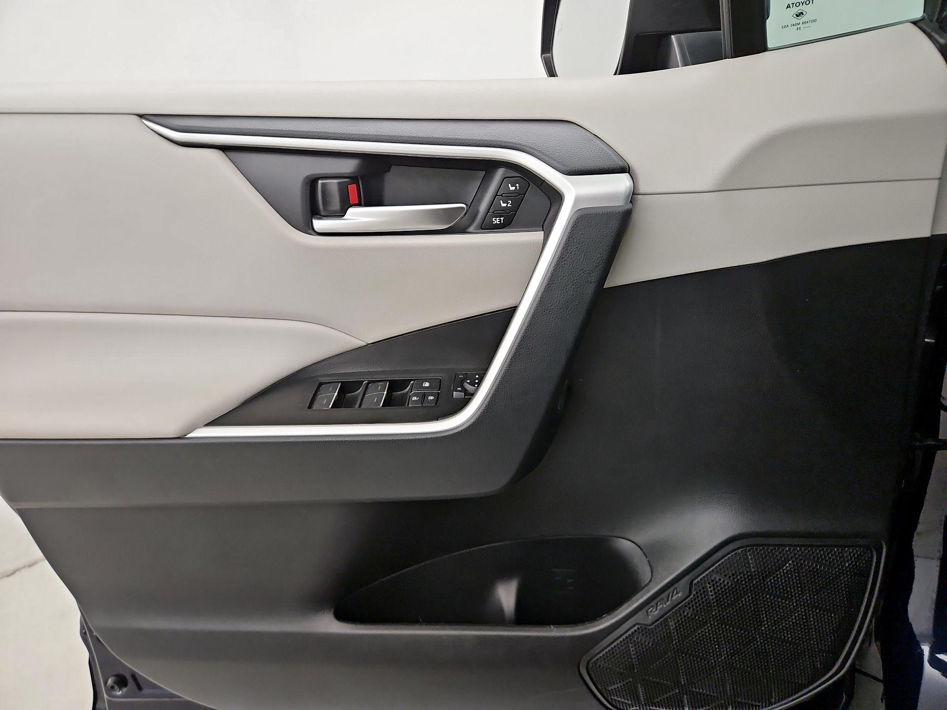 Thumbnail: 2025 Toyota RAV4 - 12