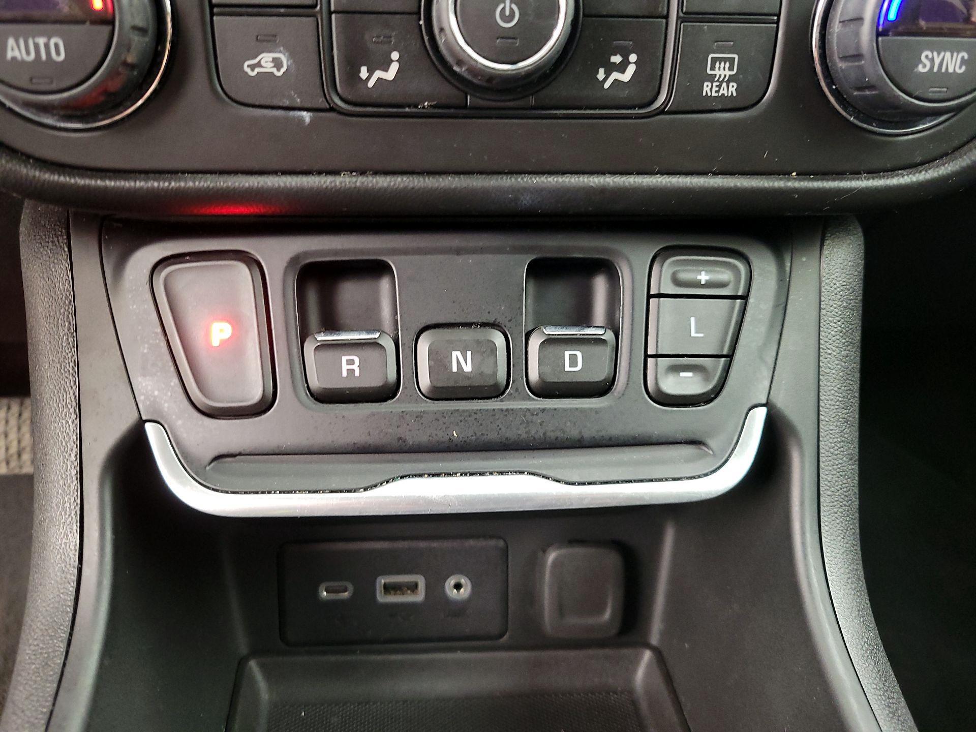 Thumbnail: 2018 GMC Terrain - 17