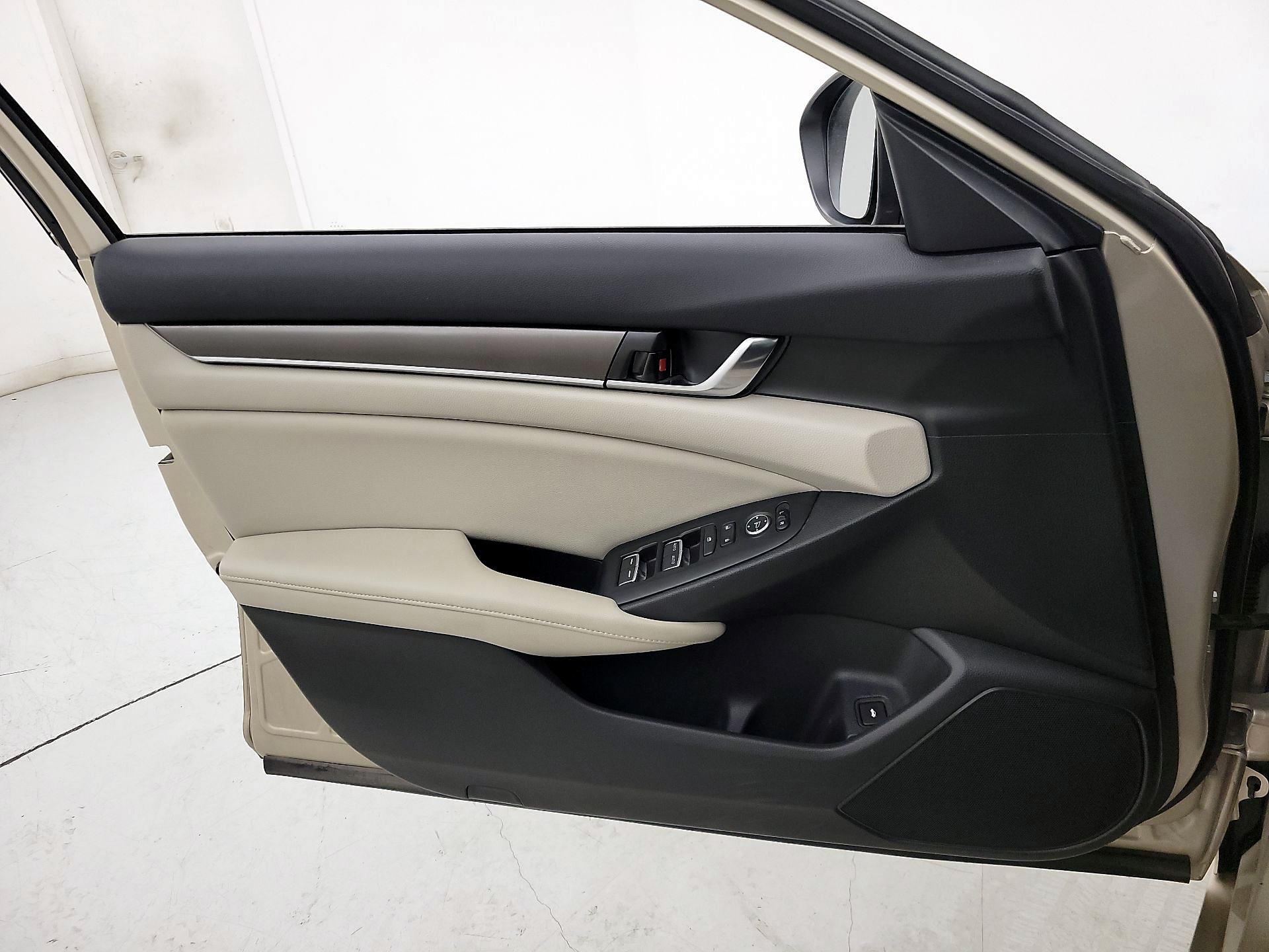 Thumbnail: 2019 Honda Accord - 12