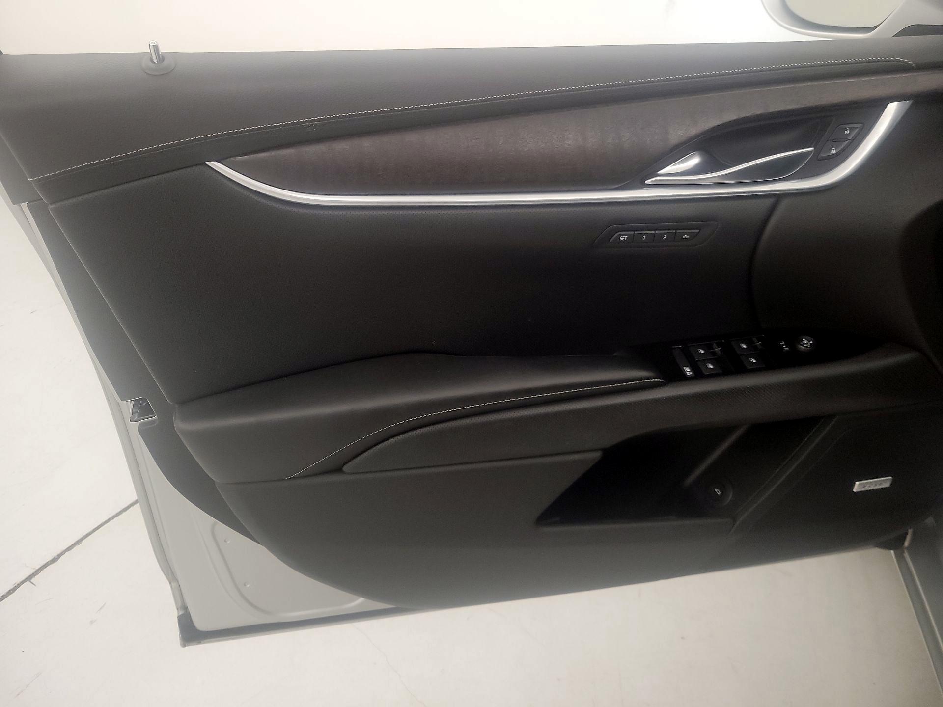 Thumbnail: 2018 Cadillac XTS - 12