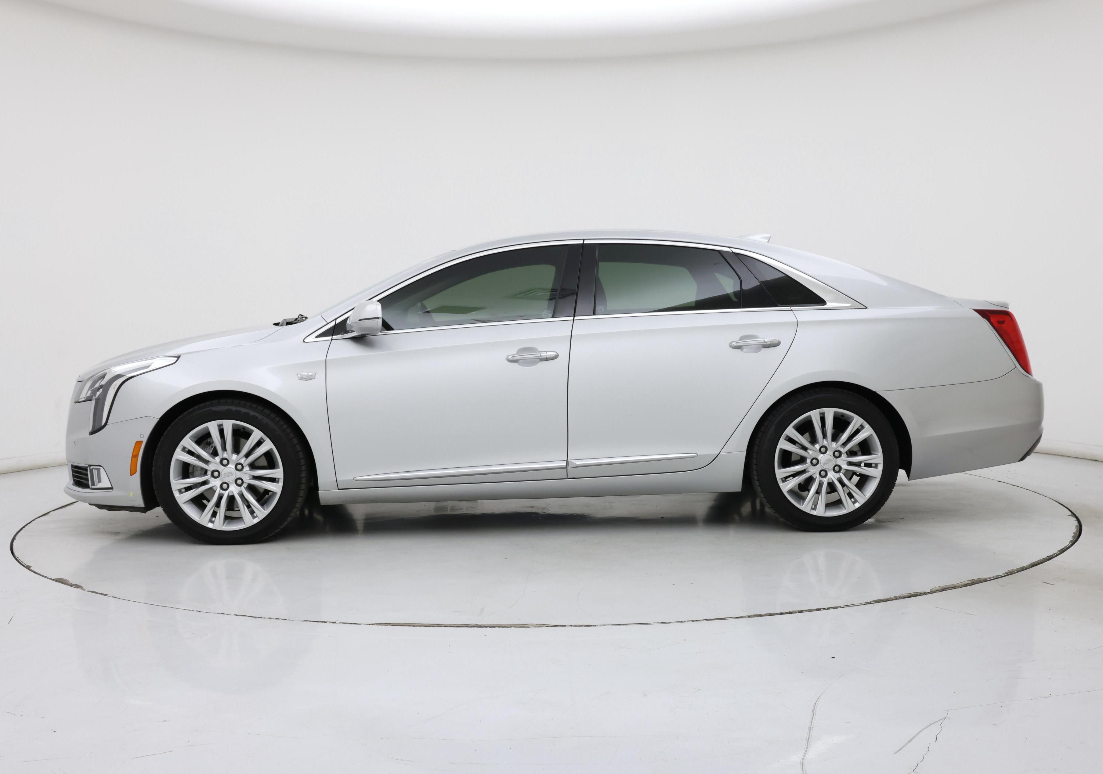 Thumbnail: 2018 Cadillac XTS - 3