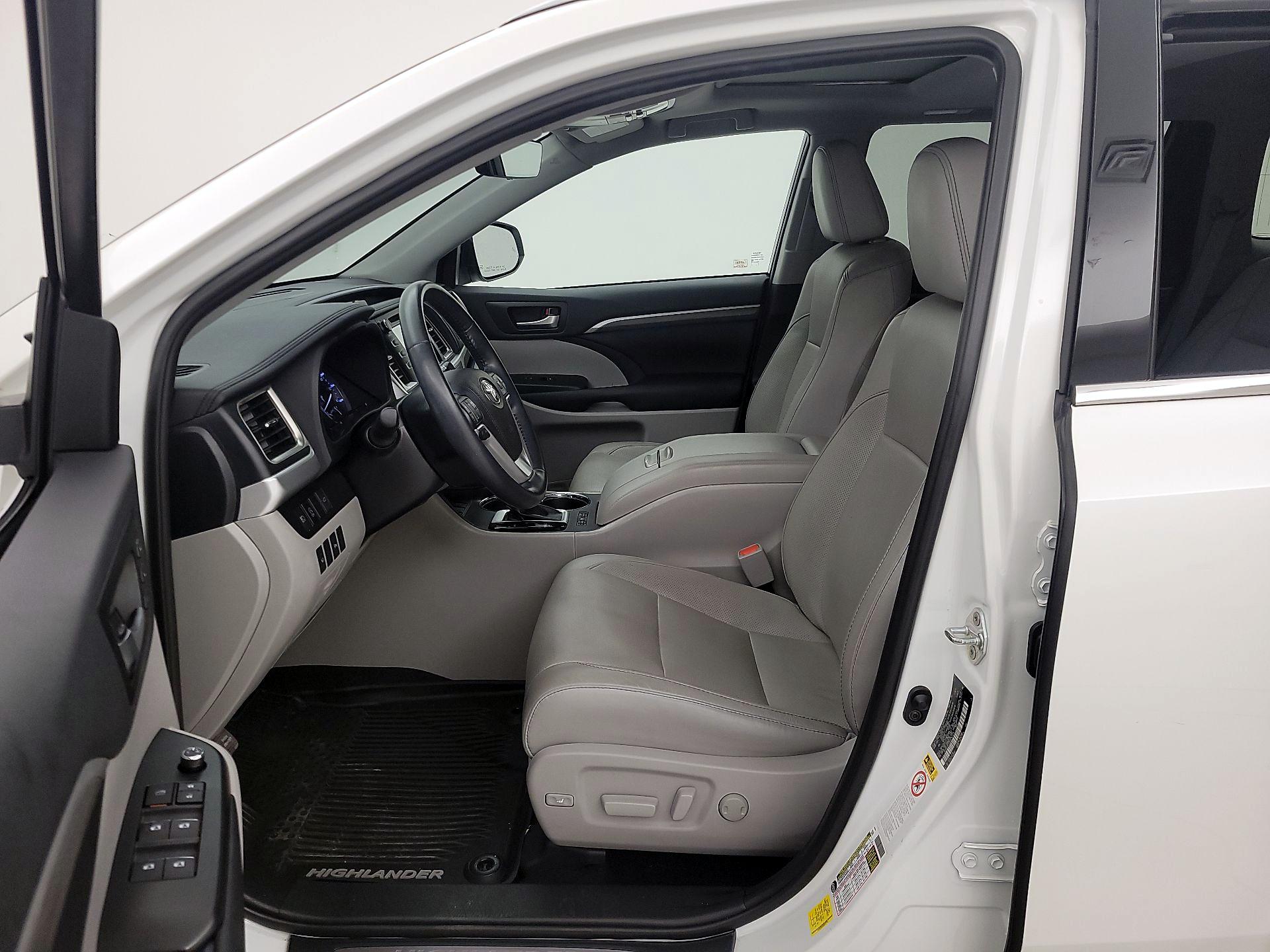 Thumbnail: 2019 Toyota Highlander - 11