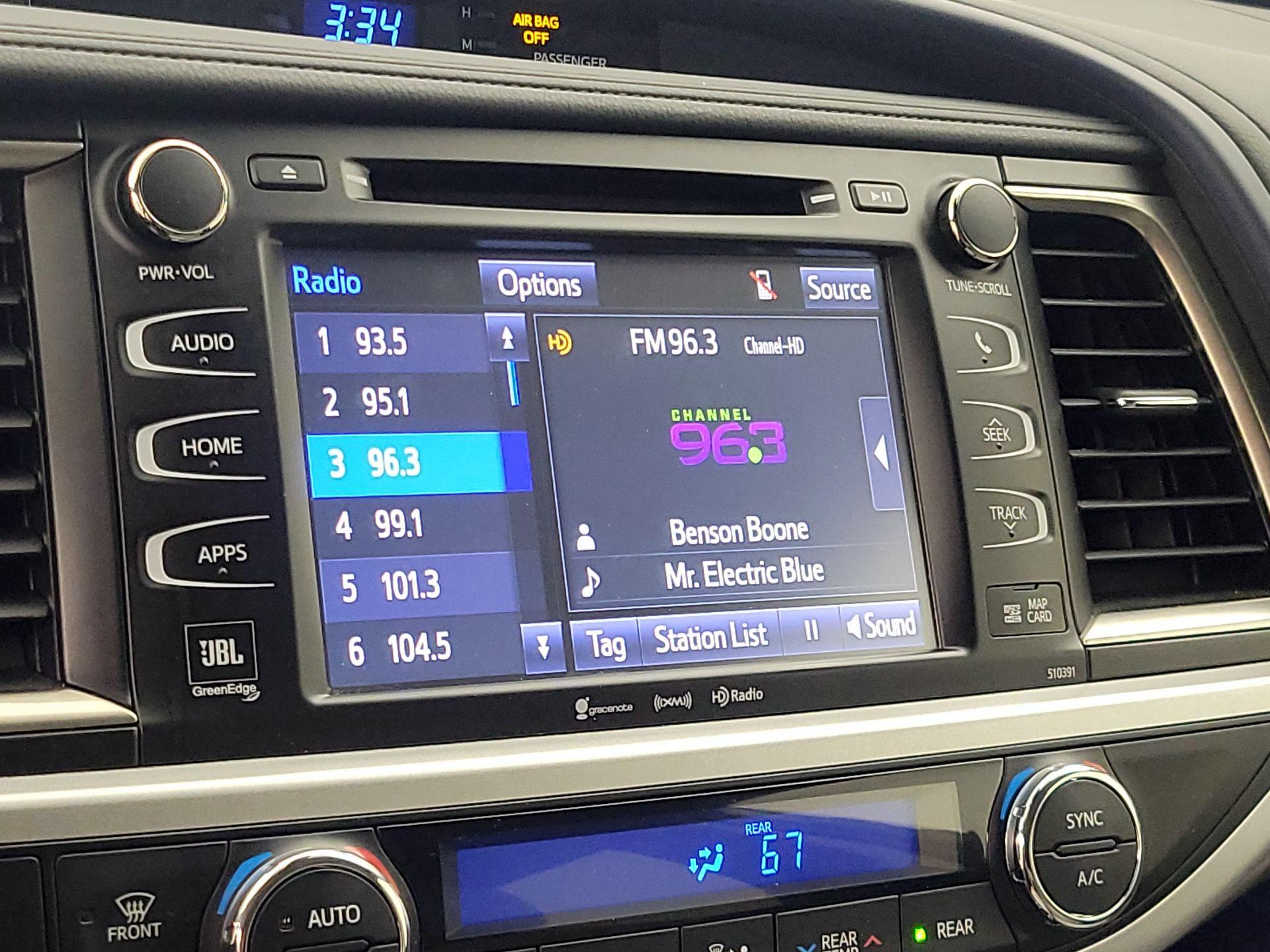 Thumbnail: 2019 Toyota Highlander - 16