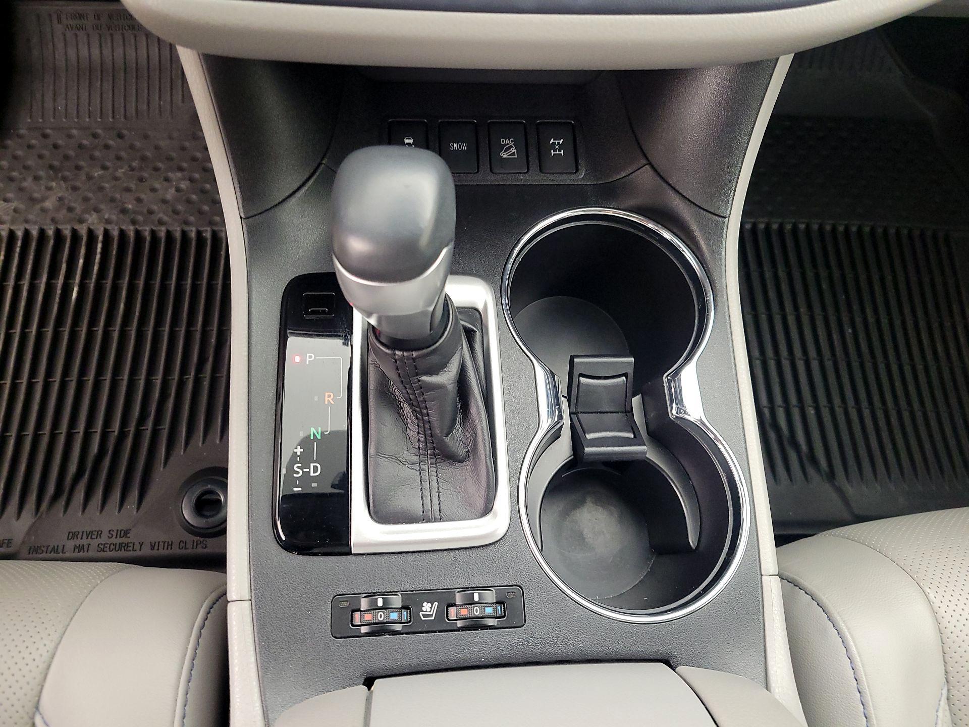 Thumbnail: 2019 Toyota Highlander - 18