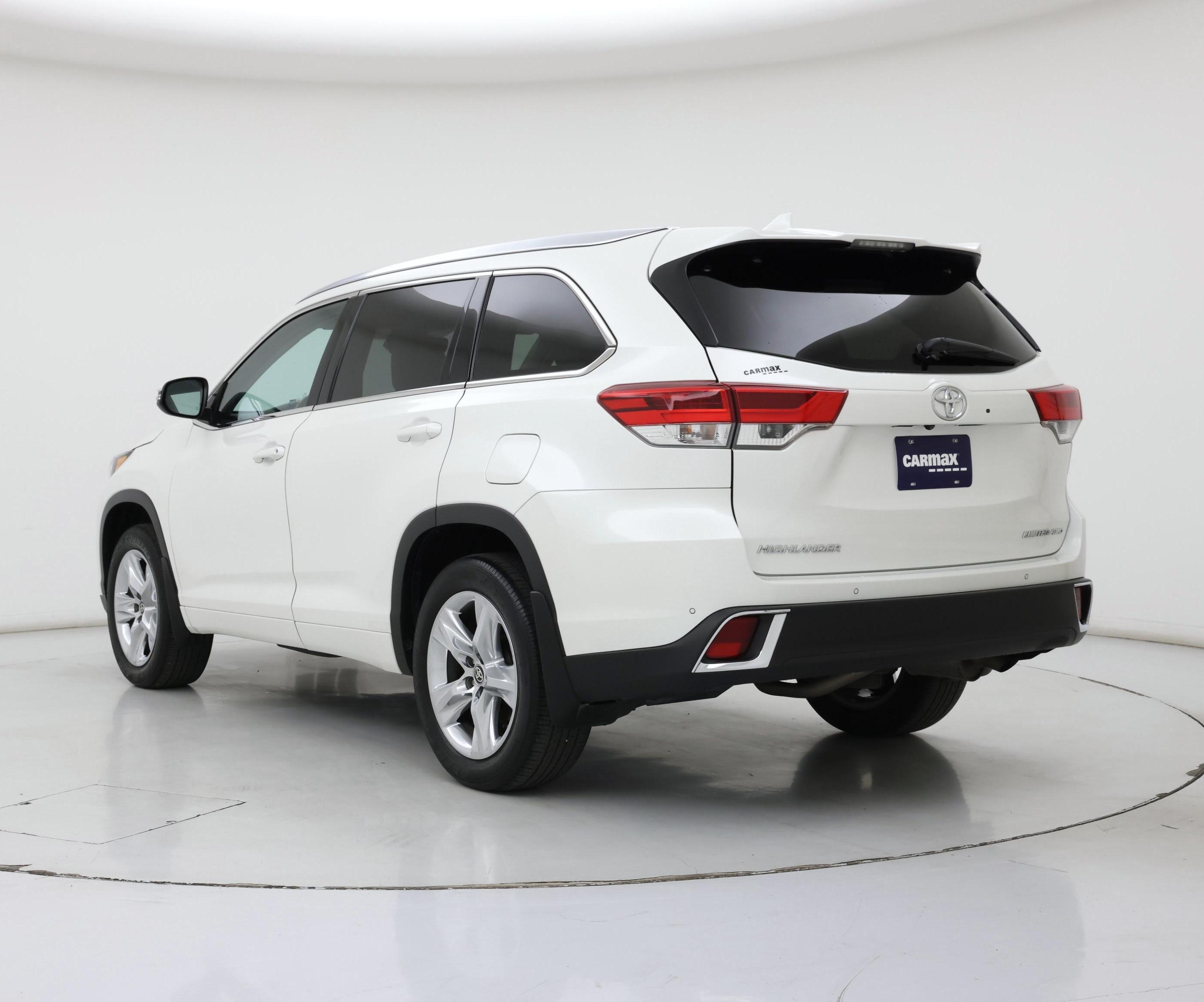 Thumbnail: 2019 Toyota Highlander - 2