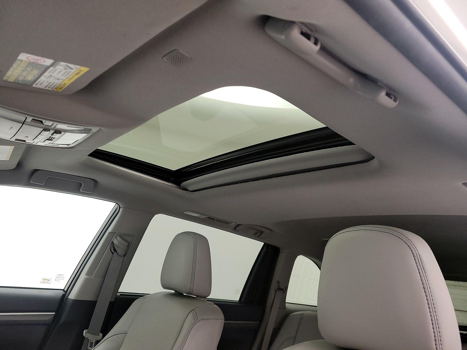 Thumbnail: 2019 Toyota Highlander - 20