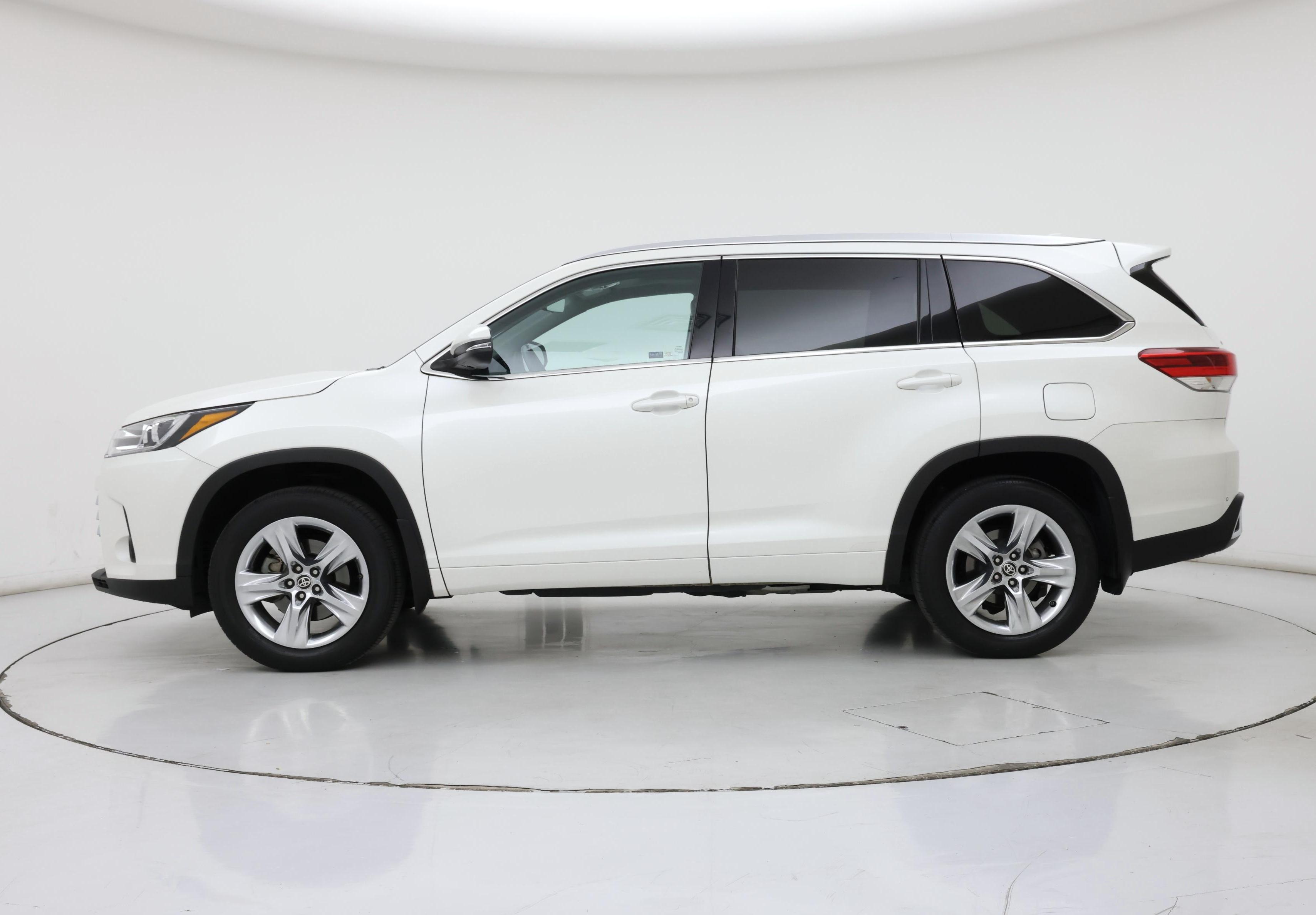 Thumbnail: 2019 Toyota Highlander - 3