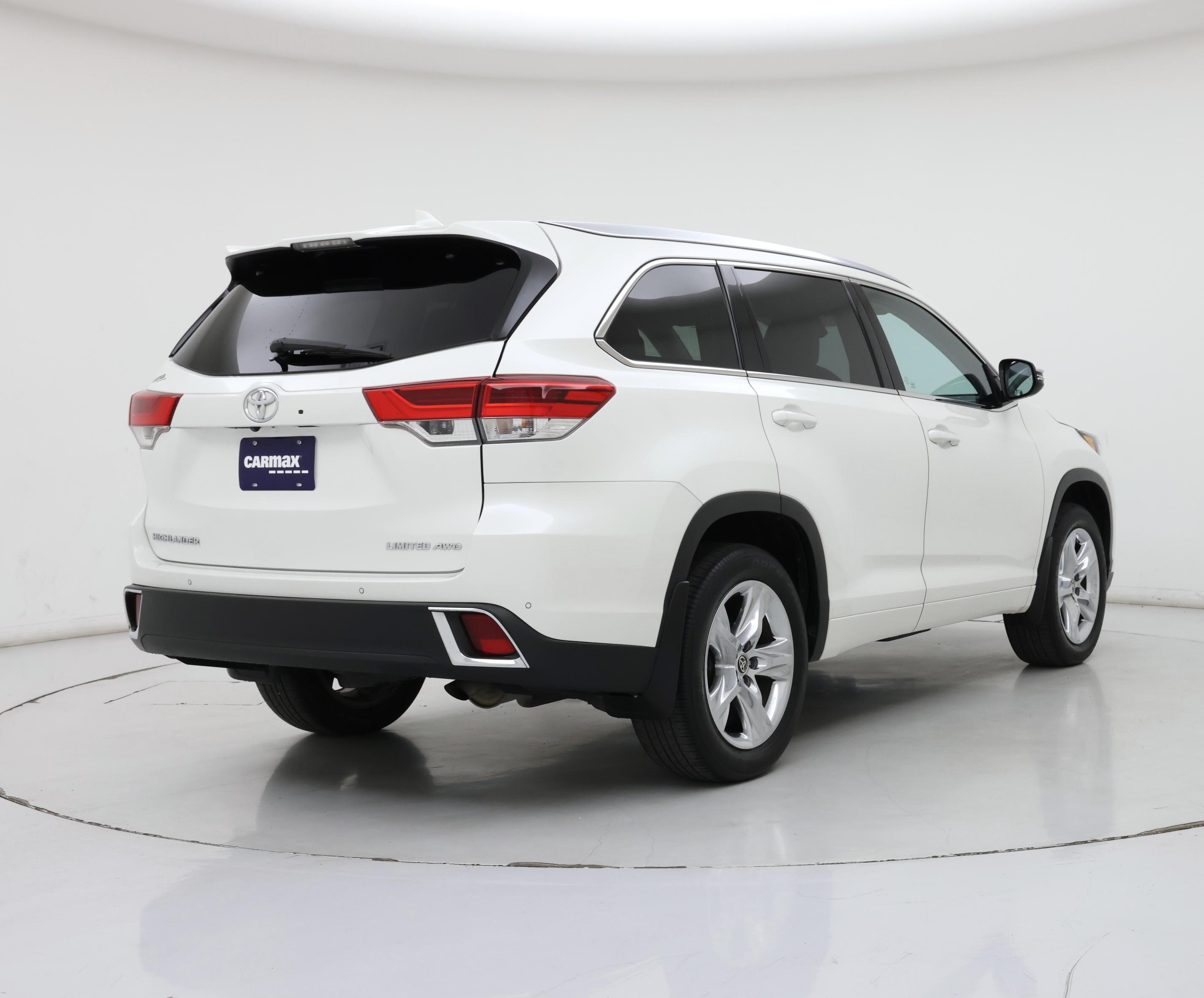 Thumbnail: 2019 Toyota Highlander - 8