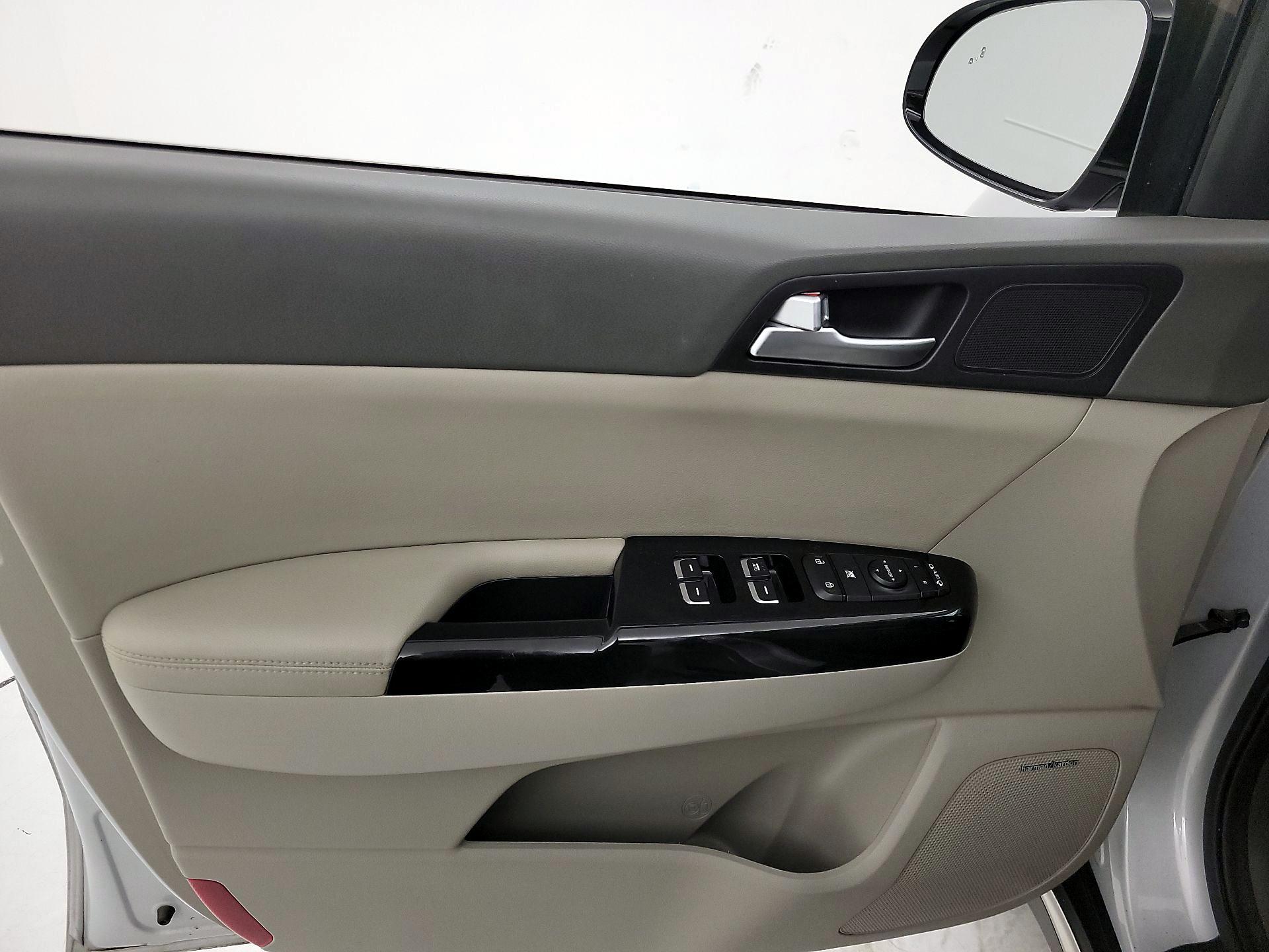 Thumbnail: 2019 Kia Sportage - 12