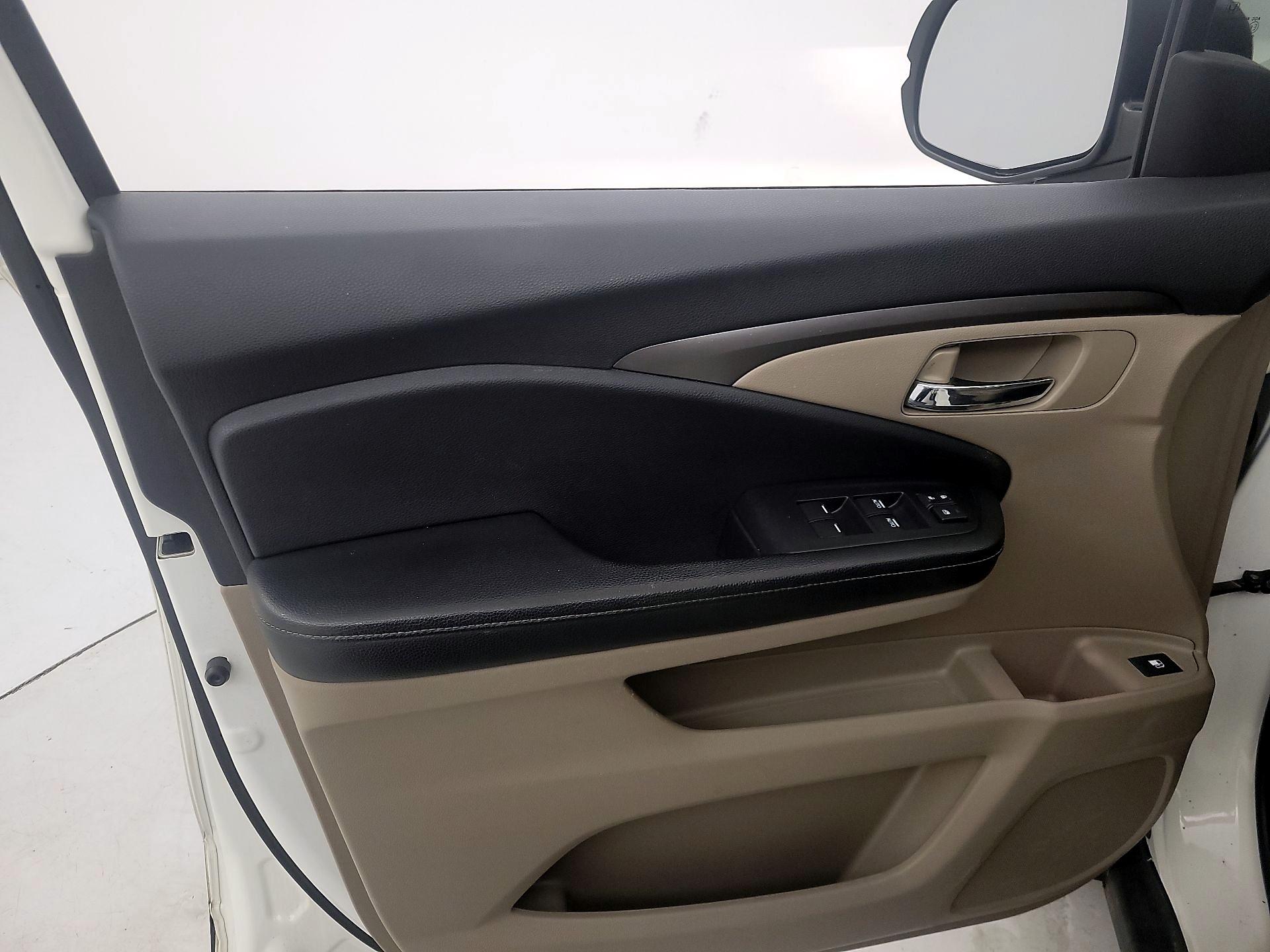 Thumbnail: 2019 Honda Ridgeline - 12