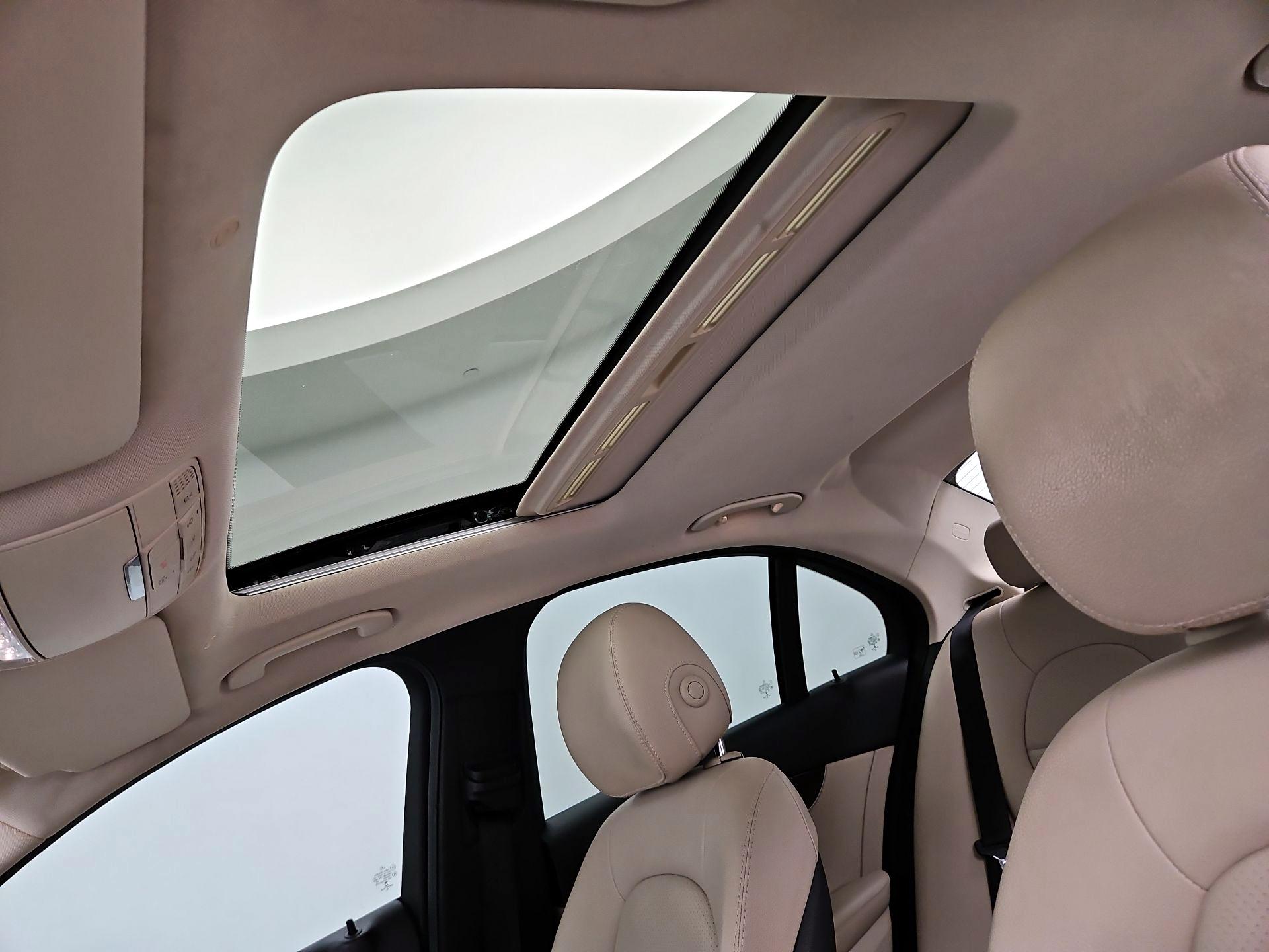 Thumbnail: 2019 Mercedes-Benz C-Class - 20