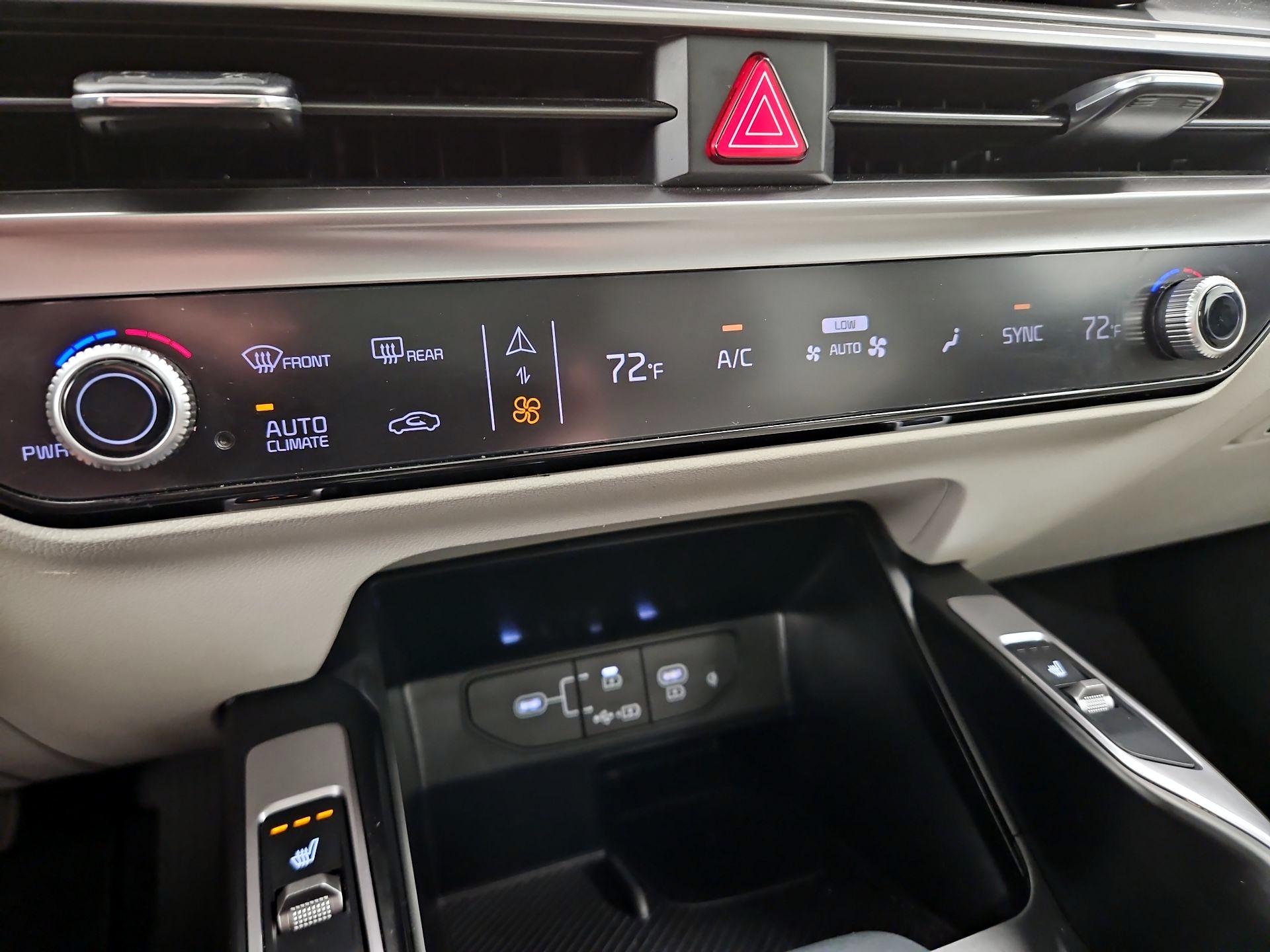 Thumbnail: 2025 Kia Sorento - 17