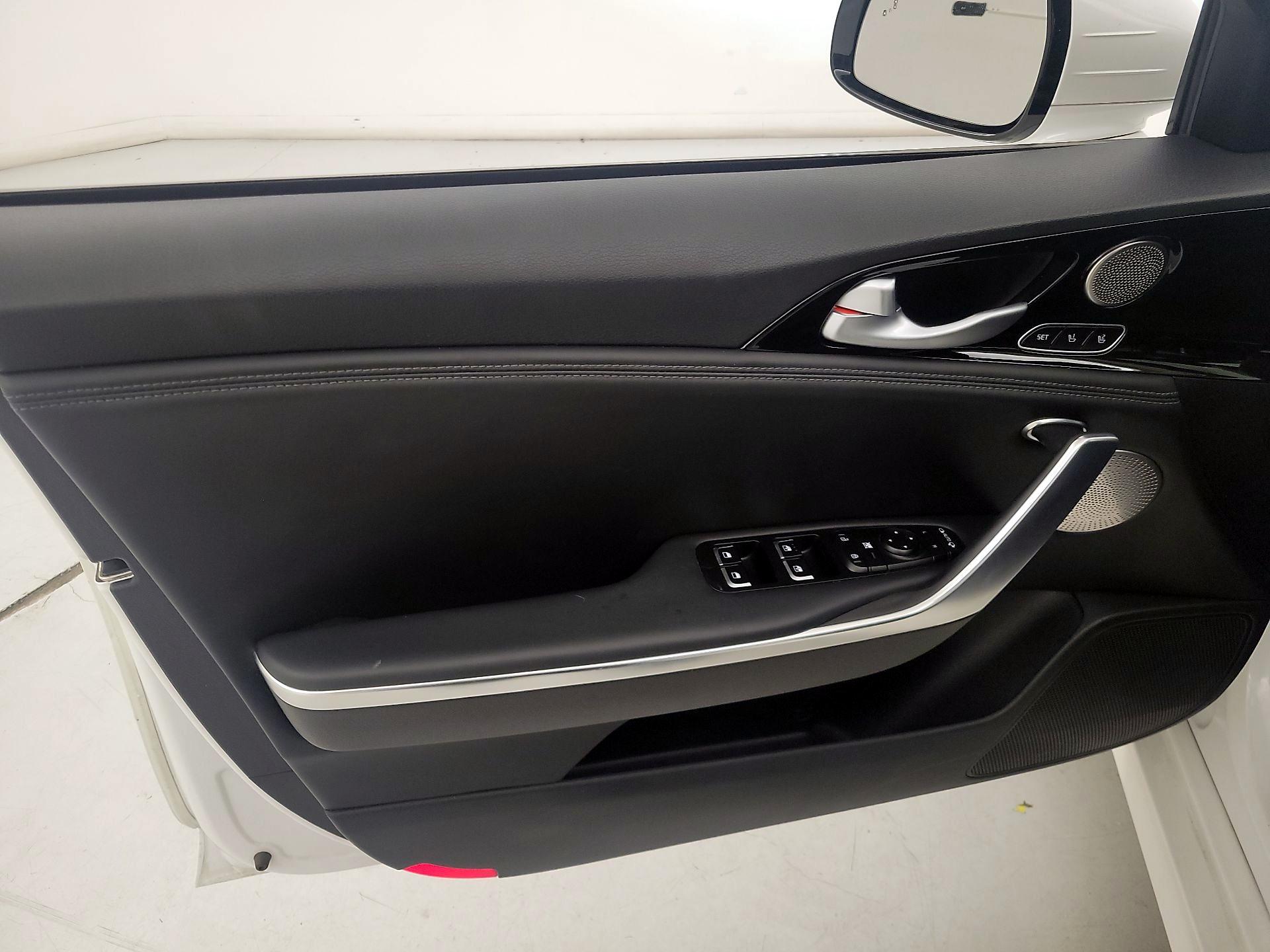 Thumbnail: 2019 Kia Stinger - 12