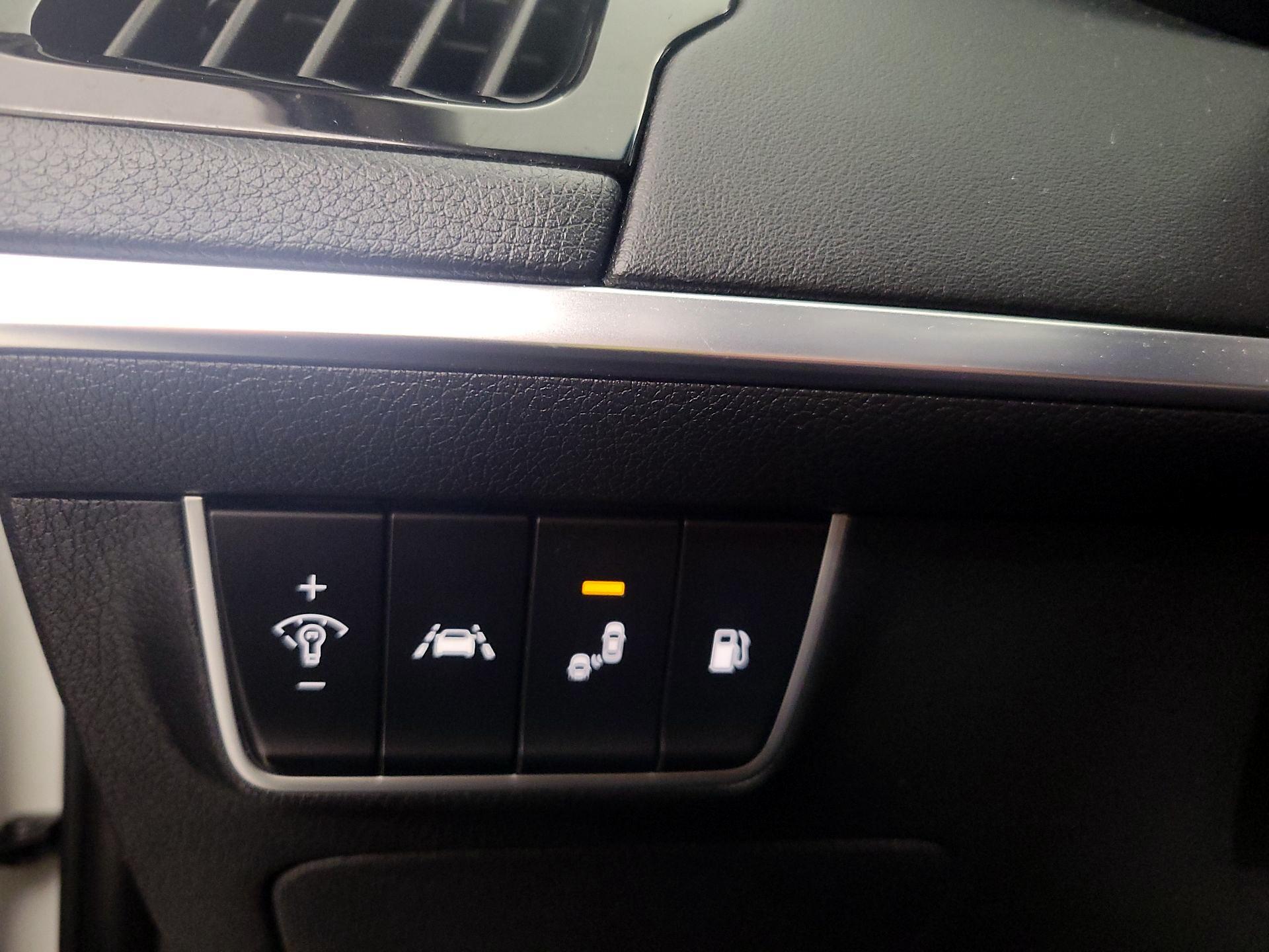 Thumbnail: 2019 Kia Stinger - 13