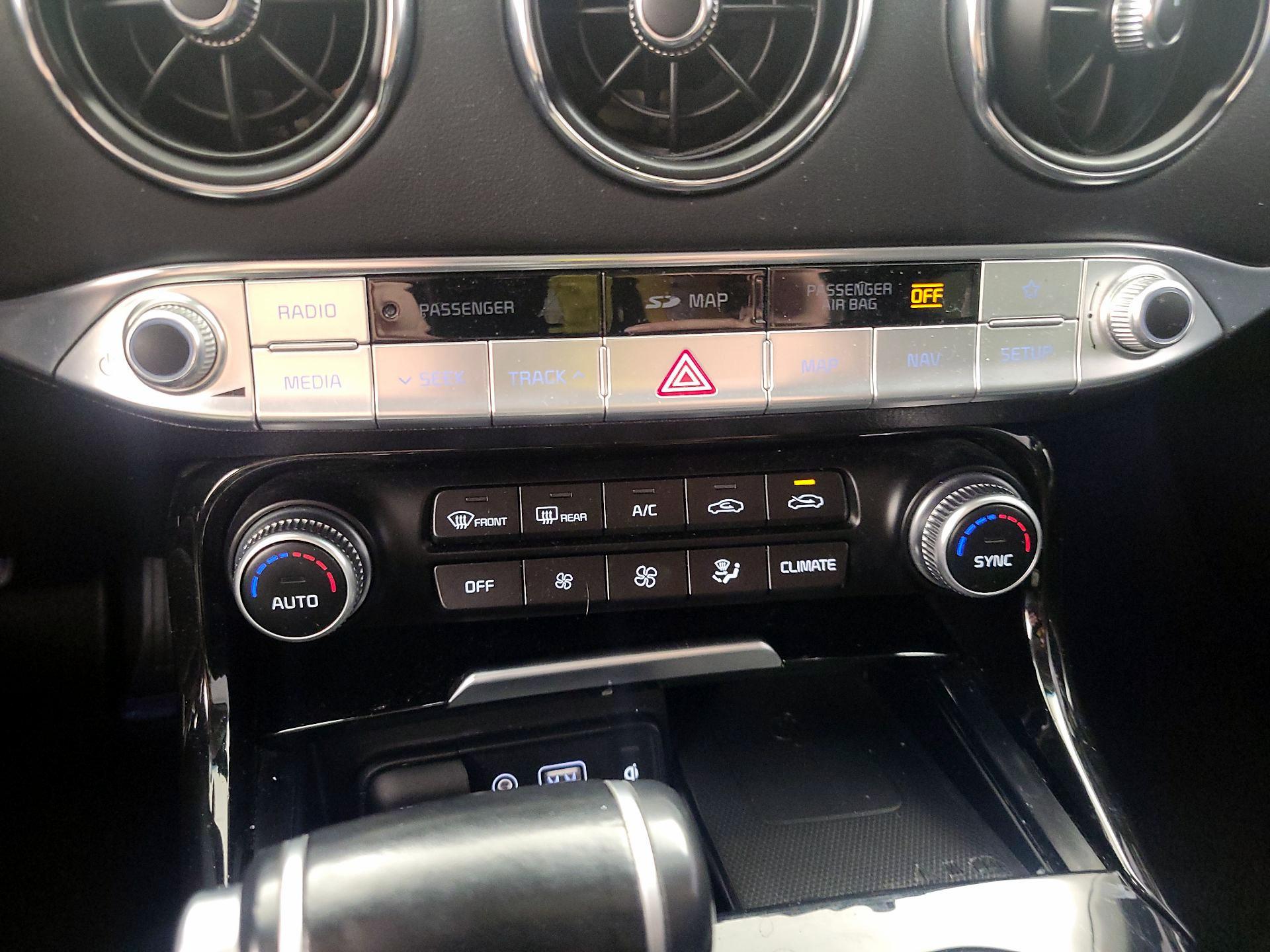 Thumbnail: 2019 Kia Stinger - 17